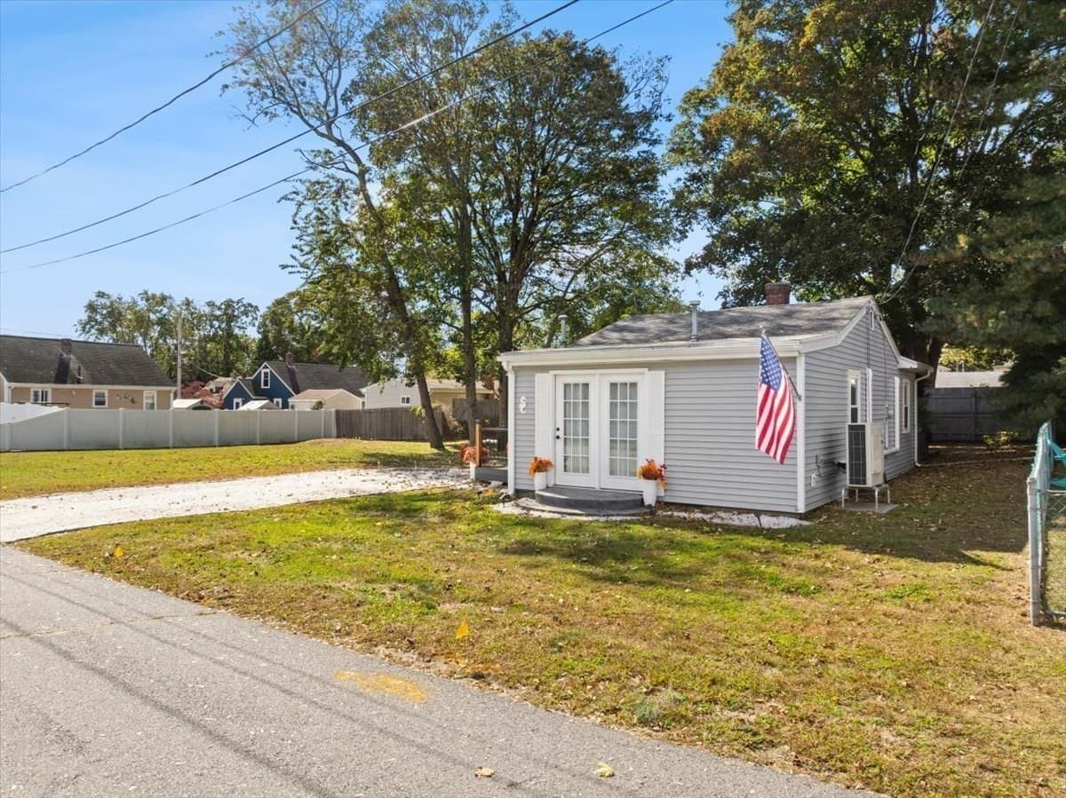 Single Family Residence at 37 Sidney Ave, Swansea MA 02777, Swansea, photo 23 of 25
