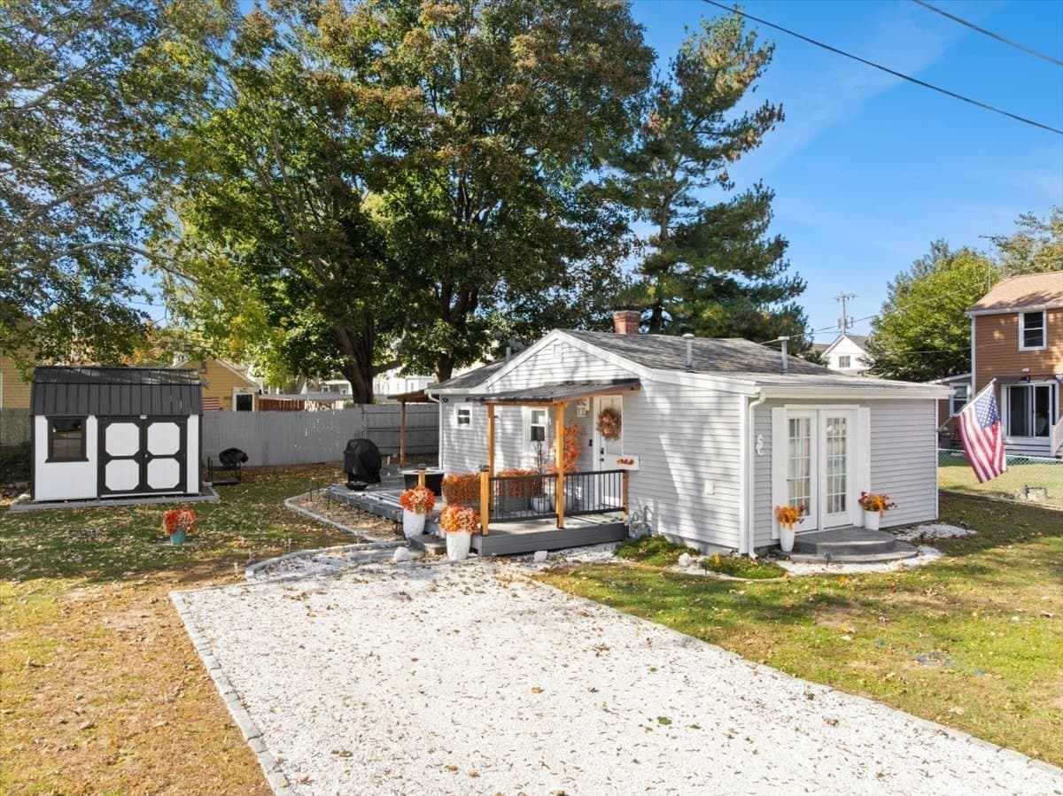 37 Sidney Ave, Swansea MA 02777