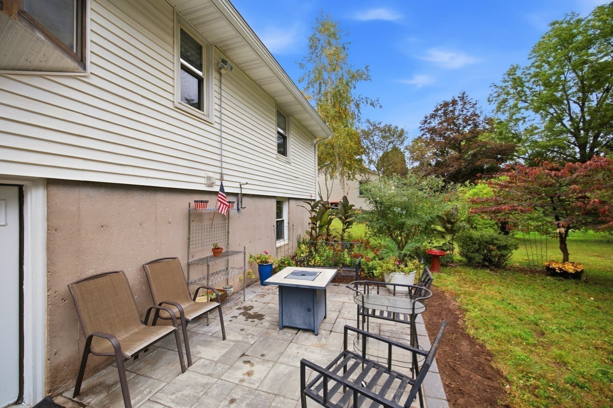 Single Family Residence at 85 Peros Dr, Agawam MA 01001, Agawam, photo 17 of 21