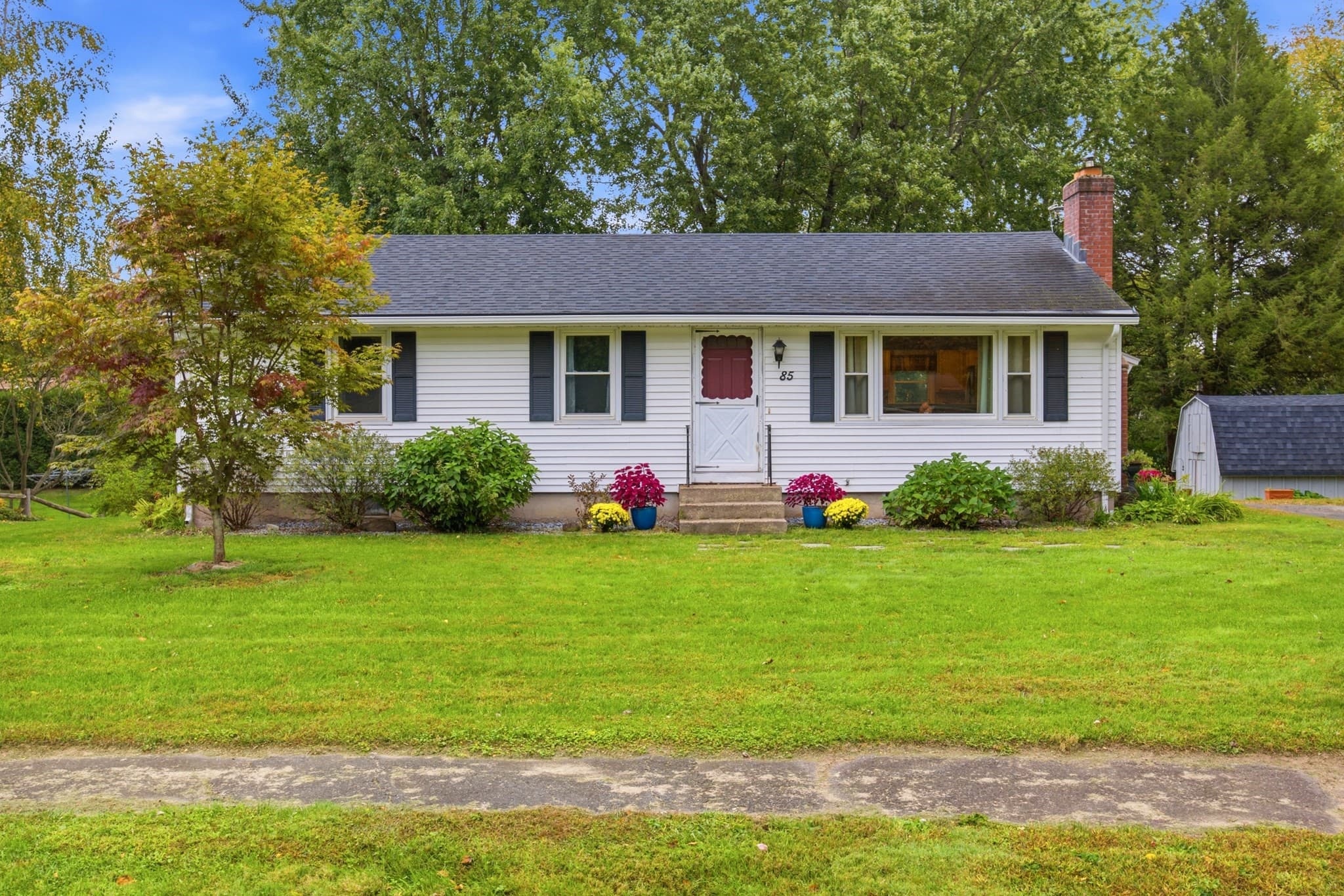 85 Peros Dr, Agawam MA 01001