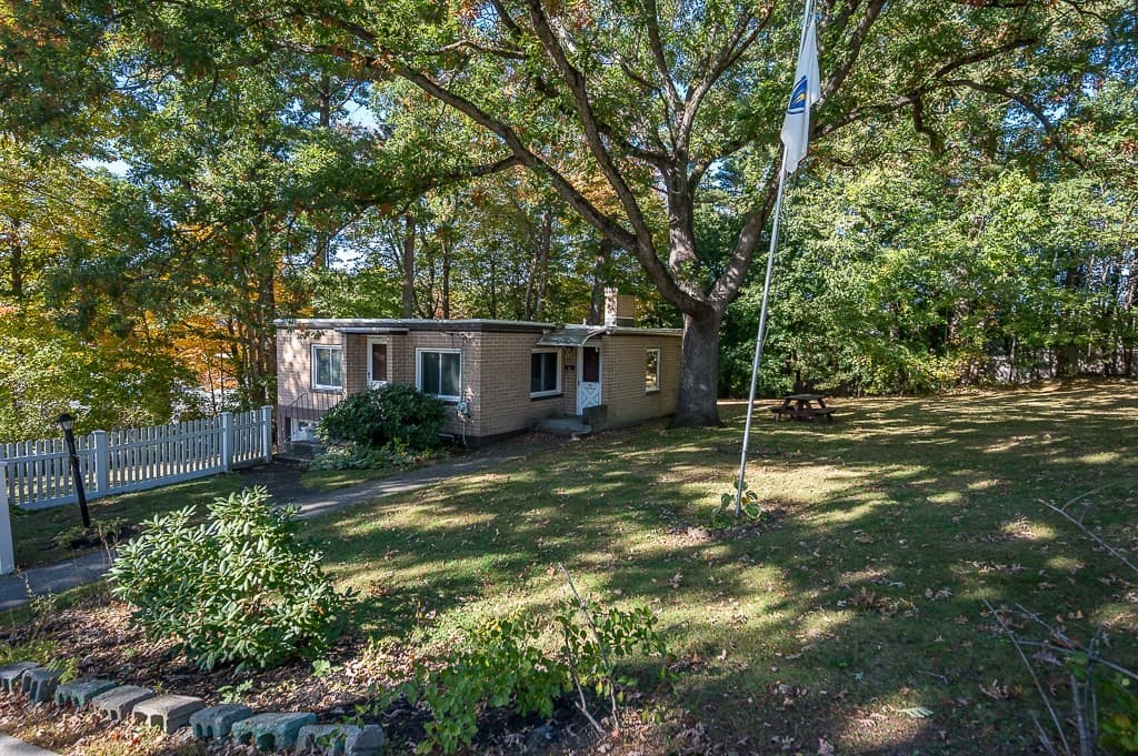 Single Family Residence at 32 Tyson Rd, Worcester MA 01606, Worcester, photo 5 of 30