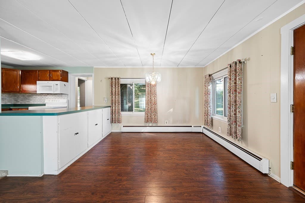 Single Family Residence at 32 Tyson Rd, Worcester MA 01606, Worcester, photo 11 of 30