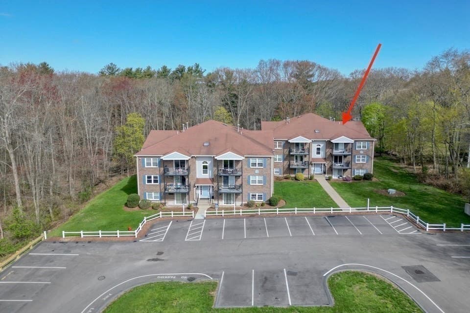610 S Franklin St # F302, Holbrook MA 02343
