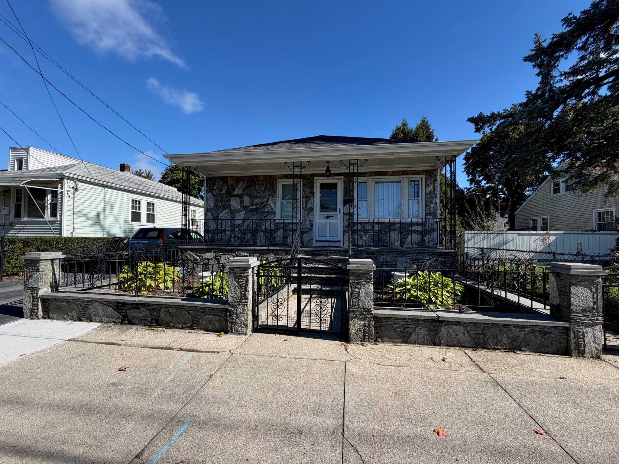 Single Family Residence at 366 Conduit St, New Bedford MA 02745, New Bedford, photo 2 of 19