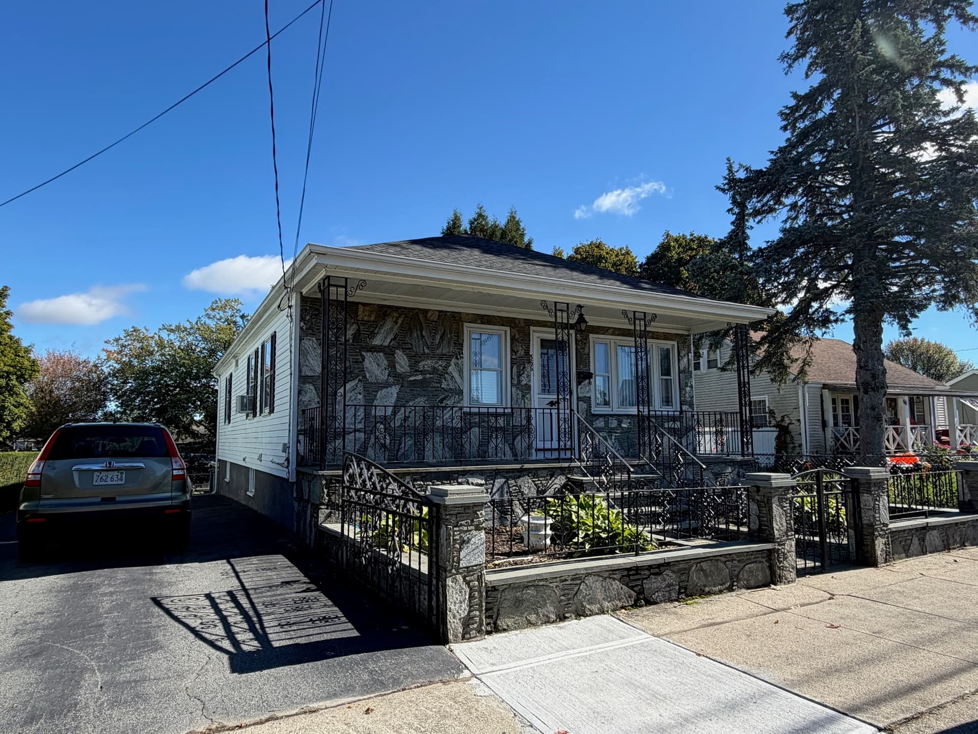 366 Conduit St, New Bedford MA 02745