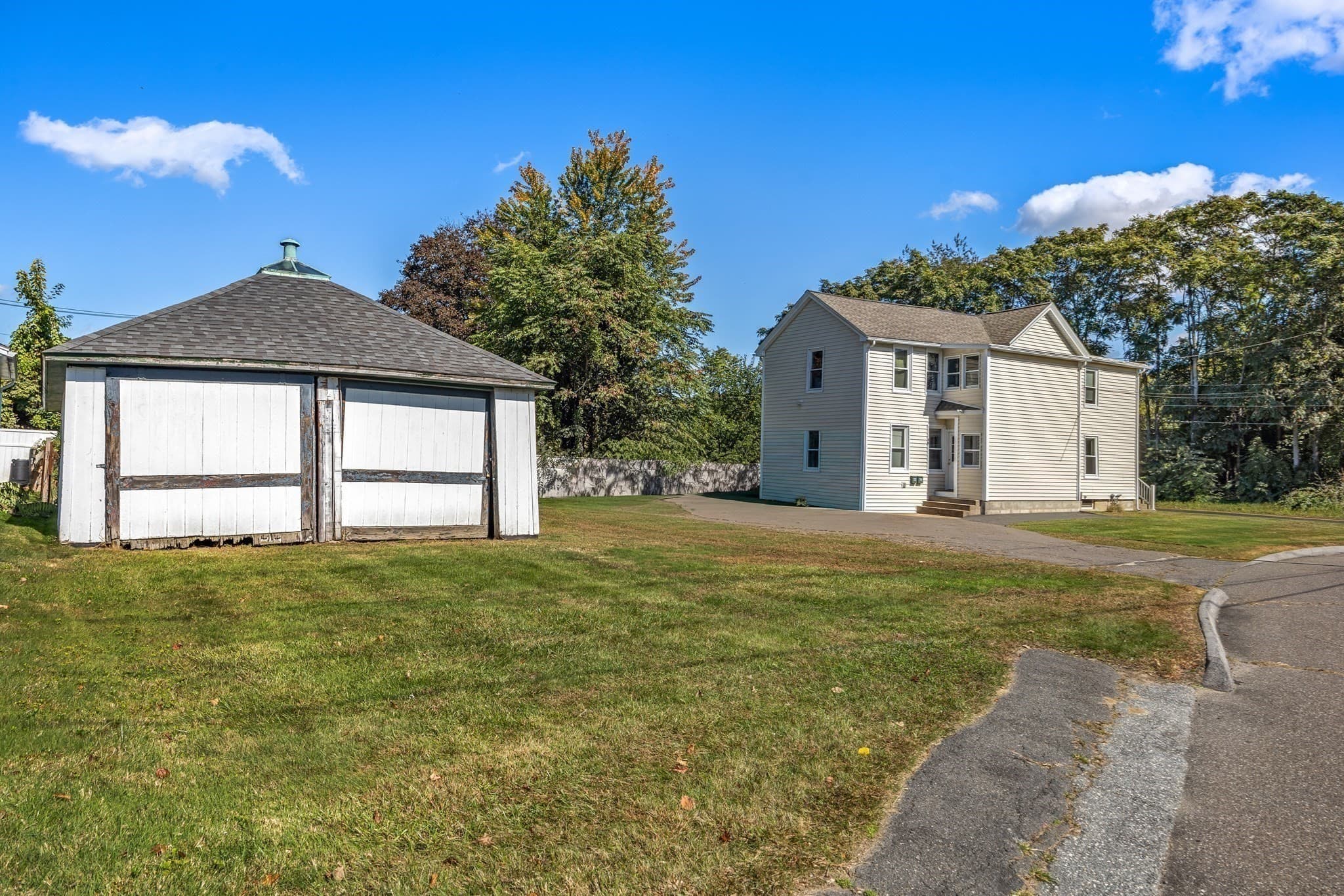 Multi Family at 12 Chester St, Chicopee MA 01013, Chicopee, photo 32 of 38