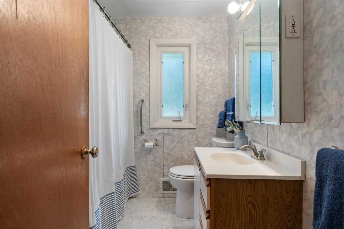 Single Family Residence at 29 Laurel Hill Ln, Holden MA 01520, photo 22 of 30