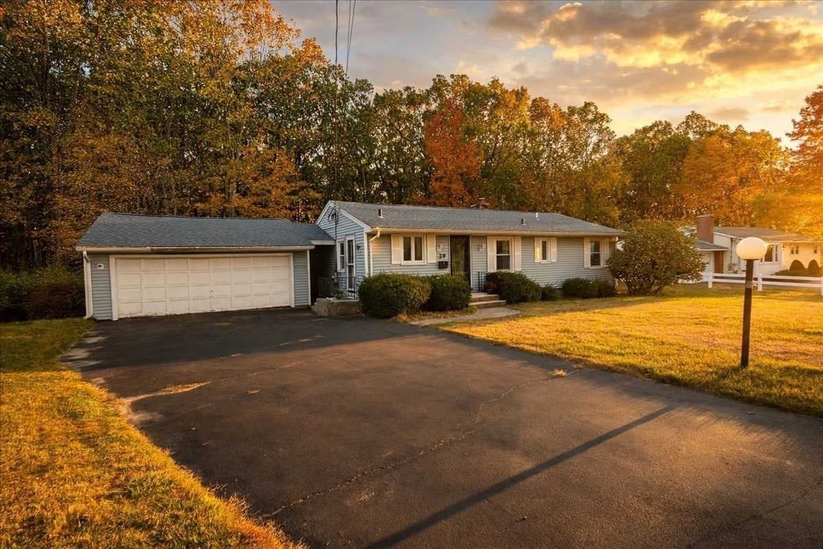 29 Laurel Hill Ln, Holden MA 01520