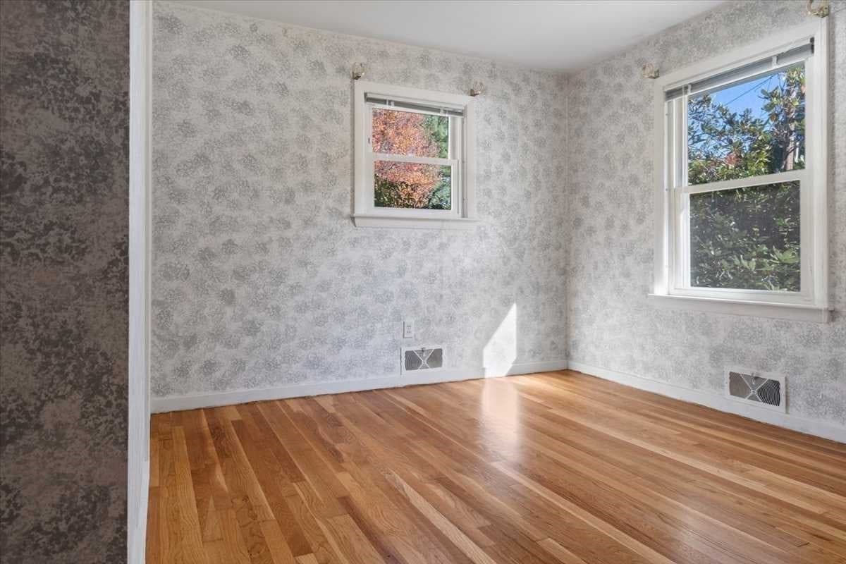 Single Family Residence at 29 Laurel Hill Ln, Holden MA 01520, photo 18 of 30