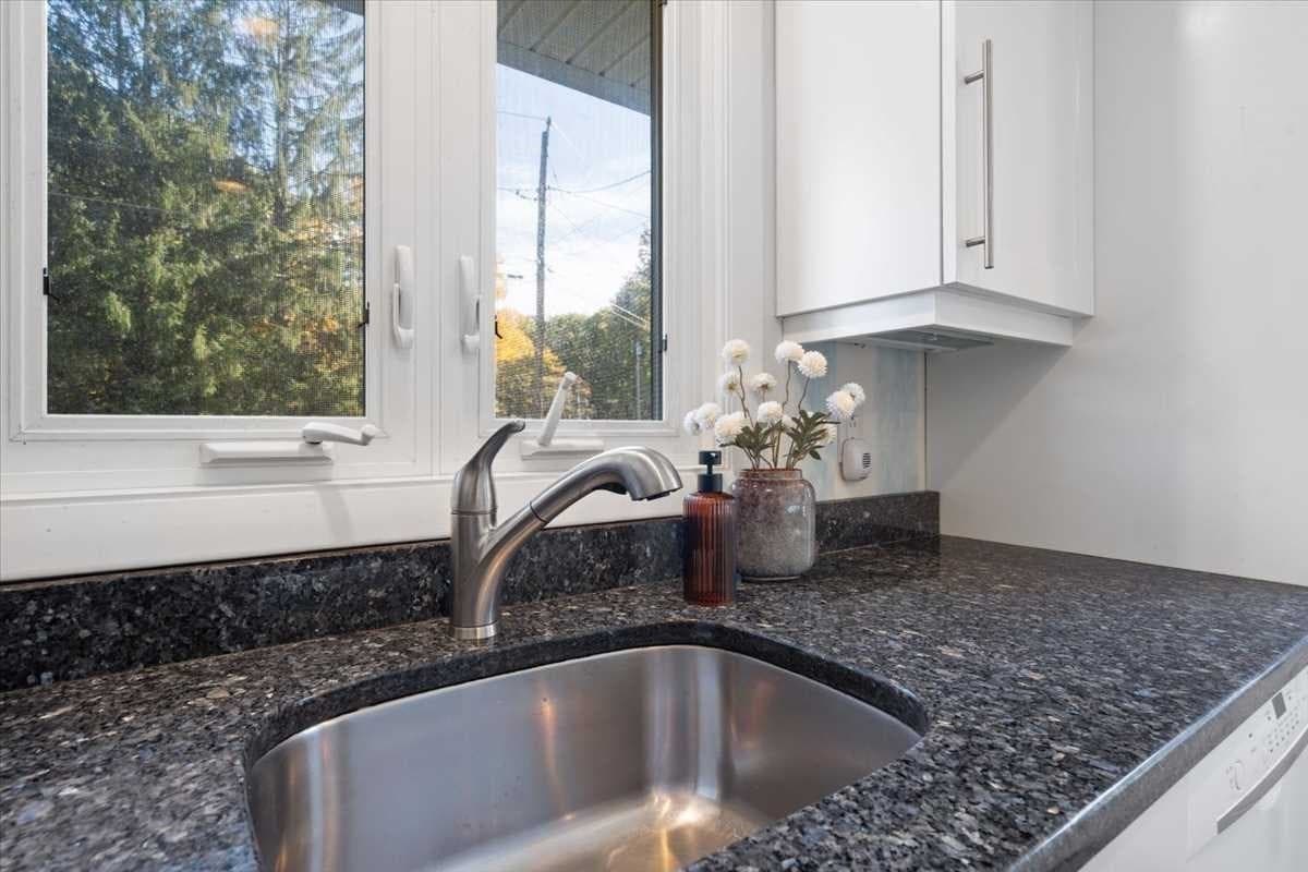 Single Family Residence at 29 Laurel Hill Ln, Holden MA 01520, photo 11 of 30