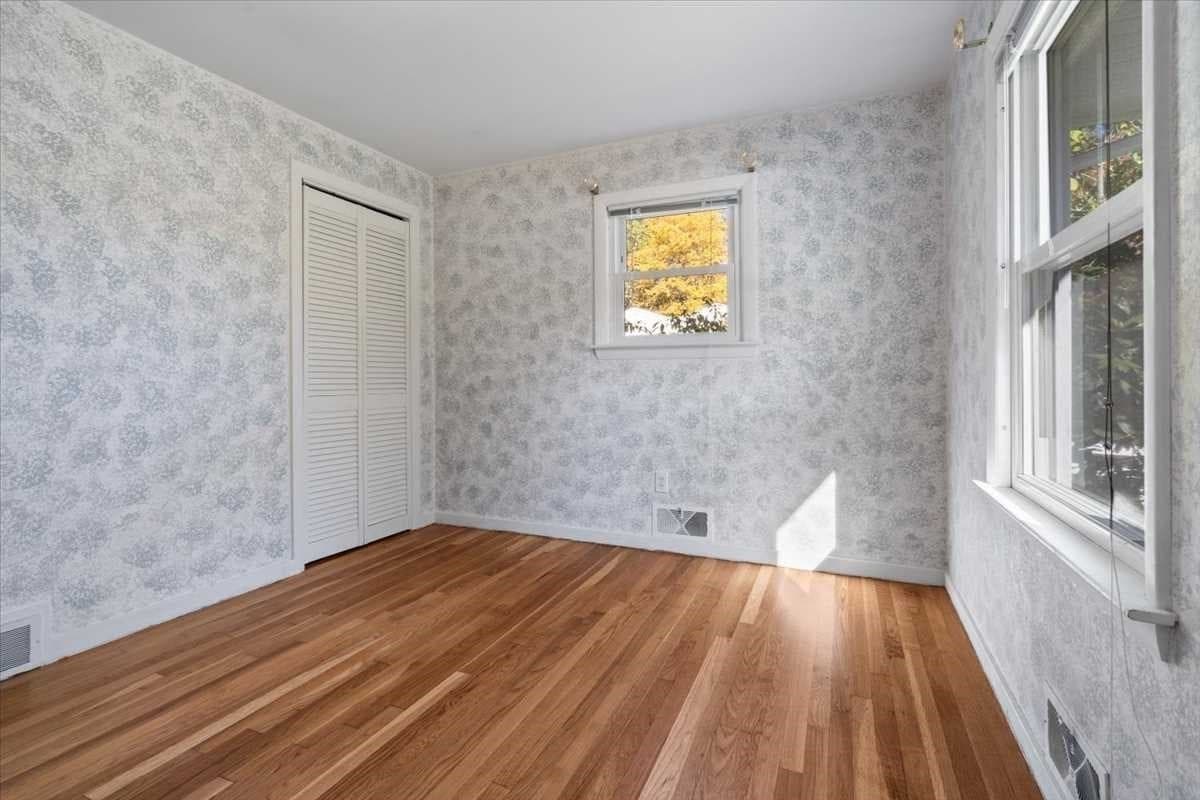 Single Family Residence at 29 Laurel Hill Ln, Holden MA 01520, photo 19 of 30