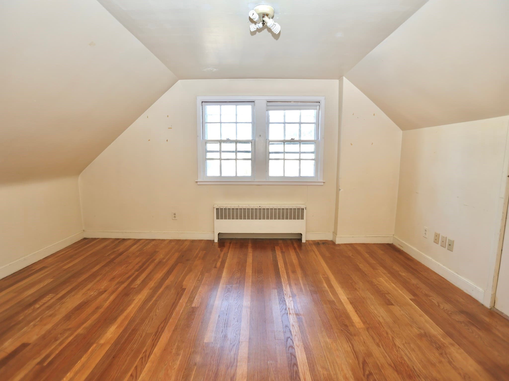 Single Family Residence at 6 Rochelle St, Worcester MA 01606, Worcester, photo 9 of 12