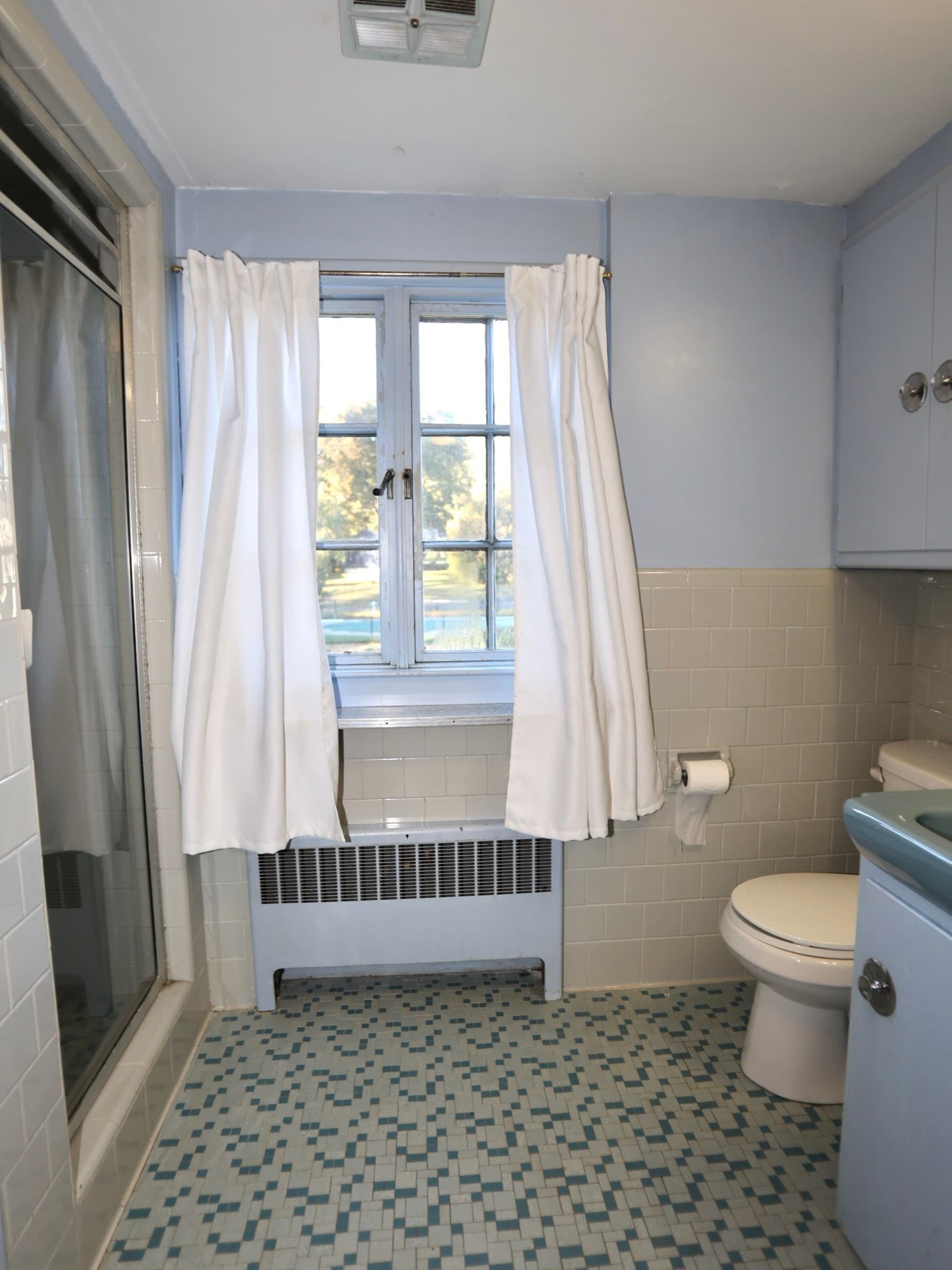 Single Family Residence at 6 Rochelle St, Worcester MA 01606, Worcester, photo 10 of 12