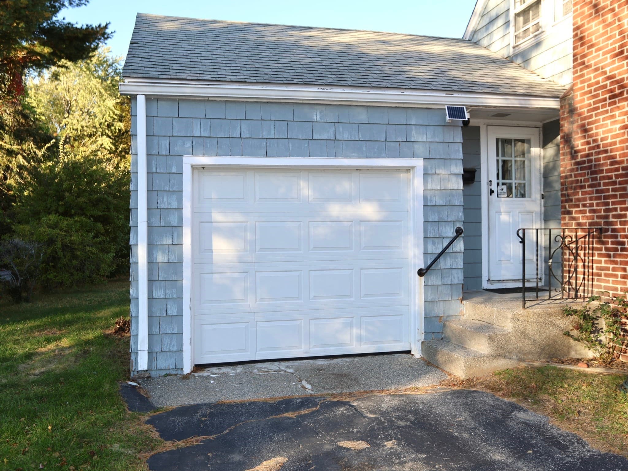 Single Family Residence at 6 Rochelle St, Worcester MA 01606, Worcester, photo 11 of 12