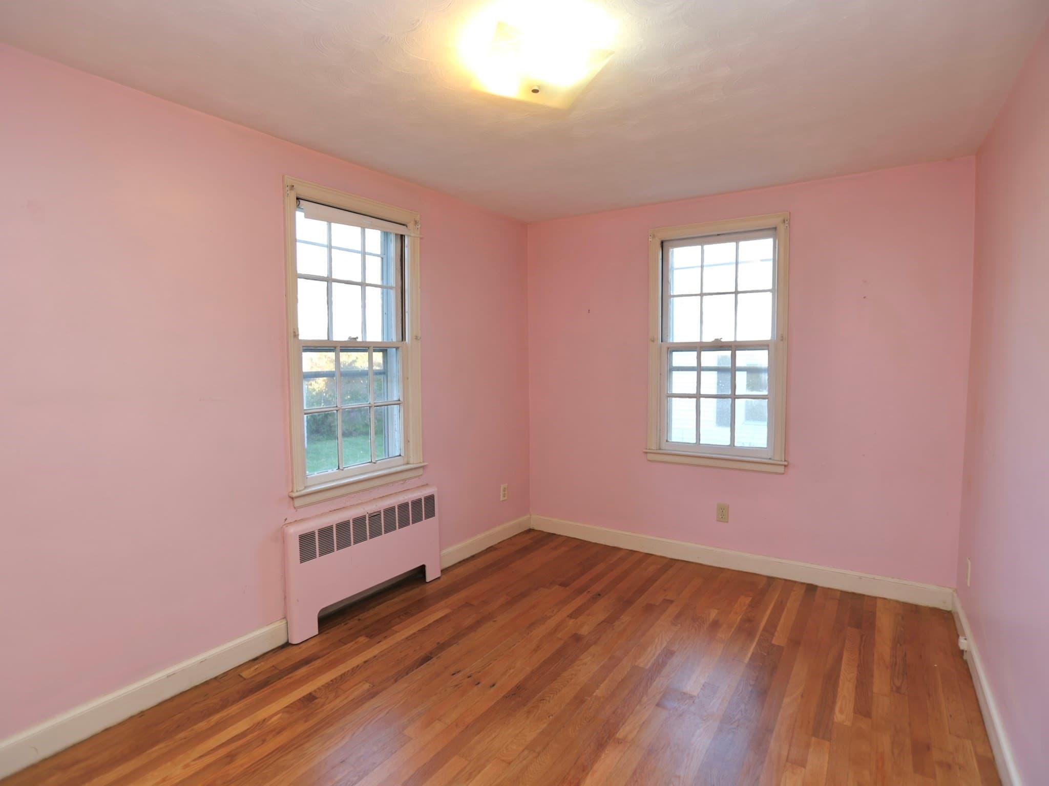 Single Family Residence at 6 Rochelle St, Worcester MA 01606, Worcester, photo 4 of 12