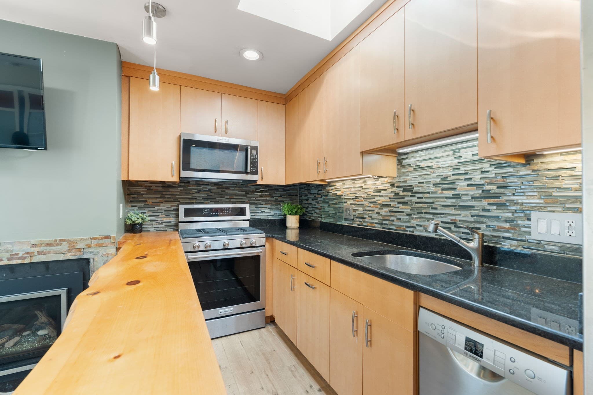 Condominium at 239 Dorchester St # 3, Boston MA 02127, Boston, photo 6 of 17