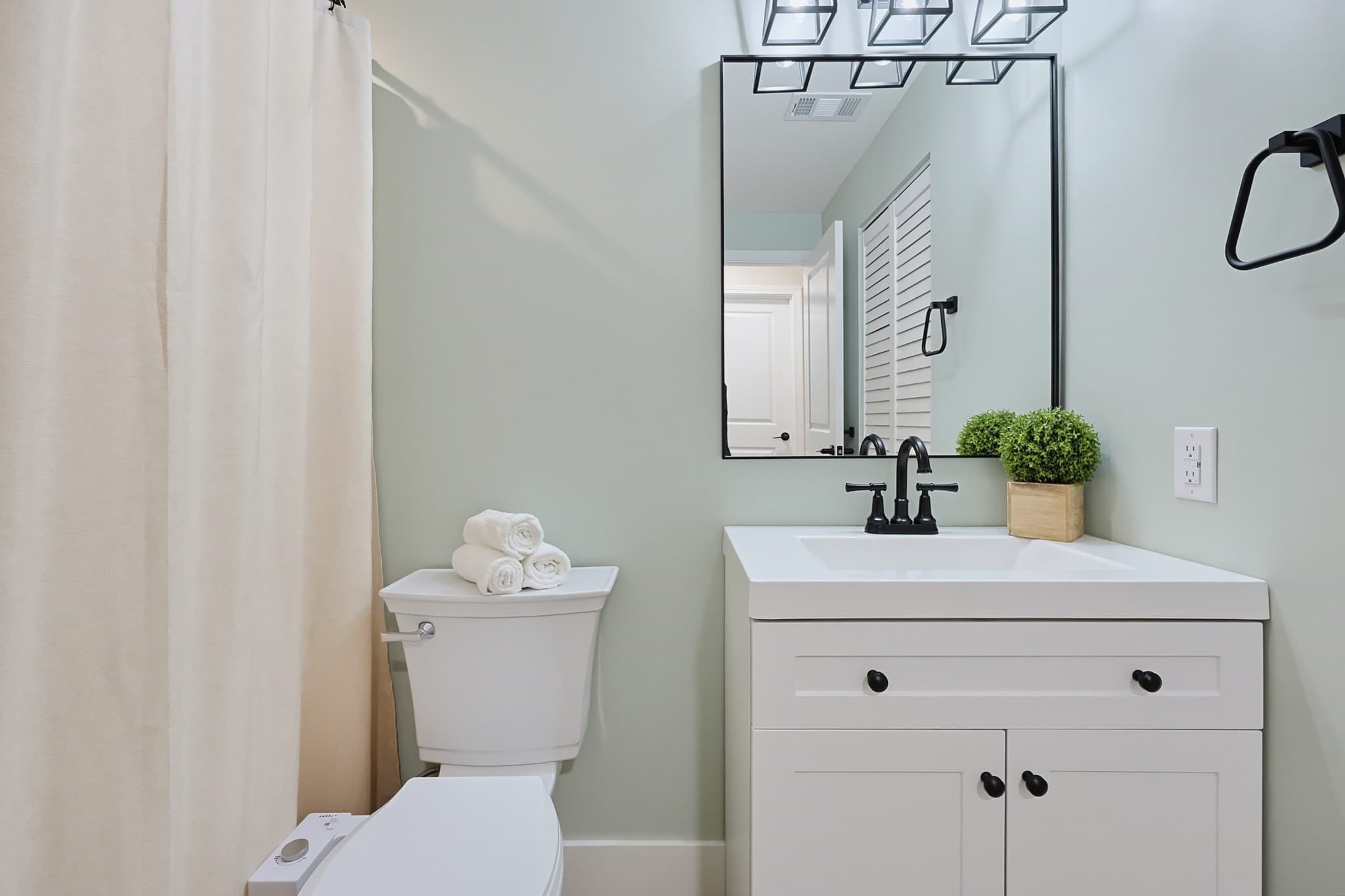 Condominium at 811 Franklin Crossing Rd # 811, Franklin MA 02038, Franklin, photo 22 of 39