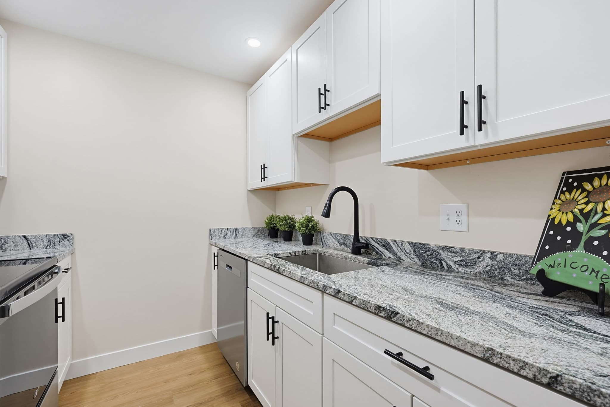 Condominium at 811 Franklin Crossing Rd # 811, Franklin MA 02038, Franklin, photo 11 of 39
