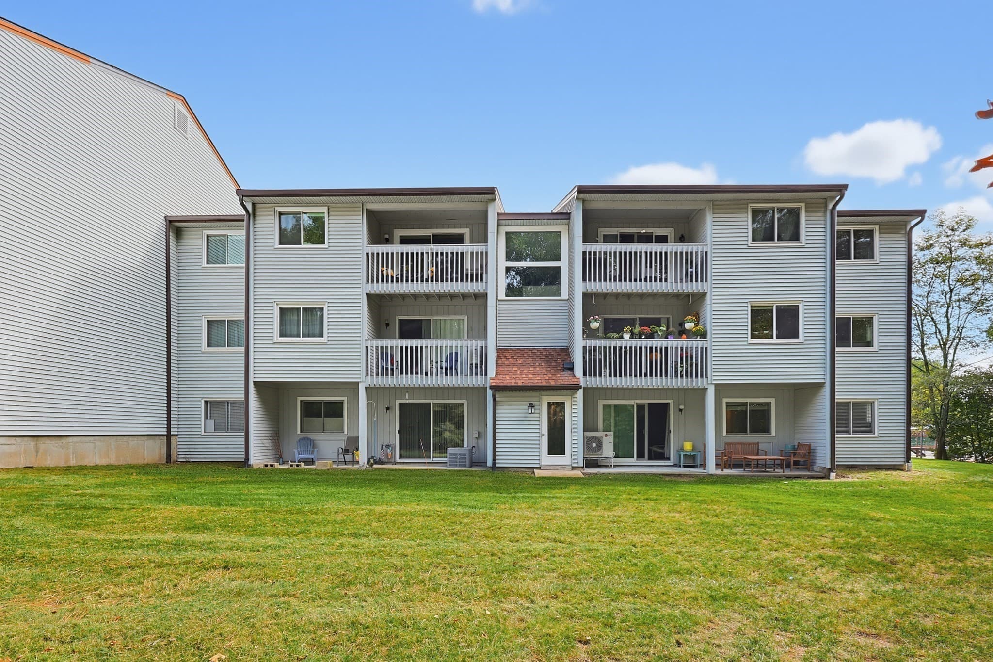 Condominium at 811 Franklin Crossing Rd # 811, Franklin MA 02038, Franklin, photo 35 of 39