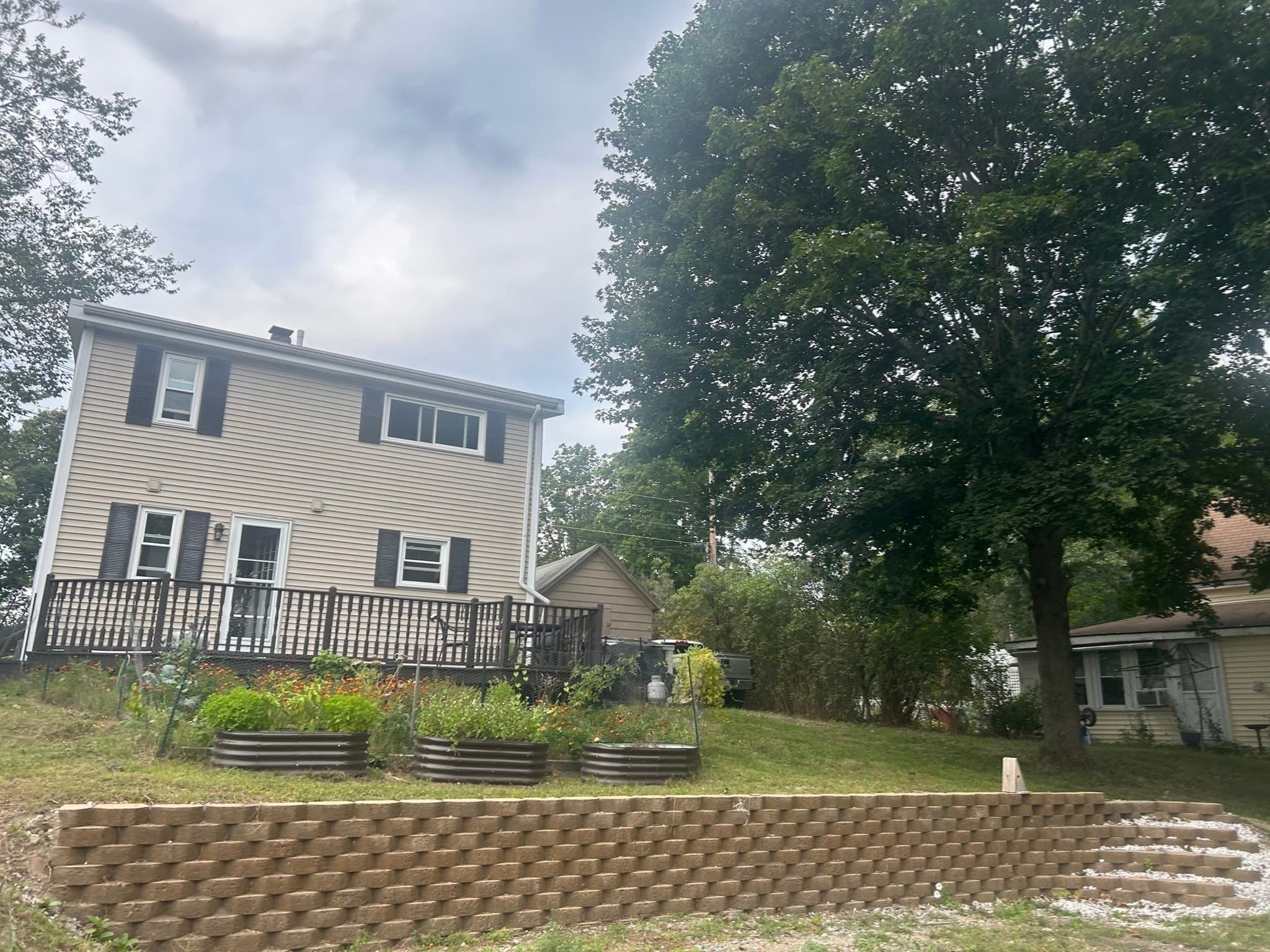 Single Family Residence at 23 Stowe Ct, Hudson MA 01749, Hudson, photo 5 of 40