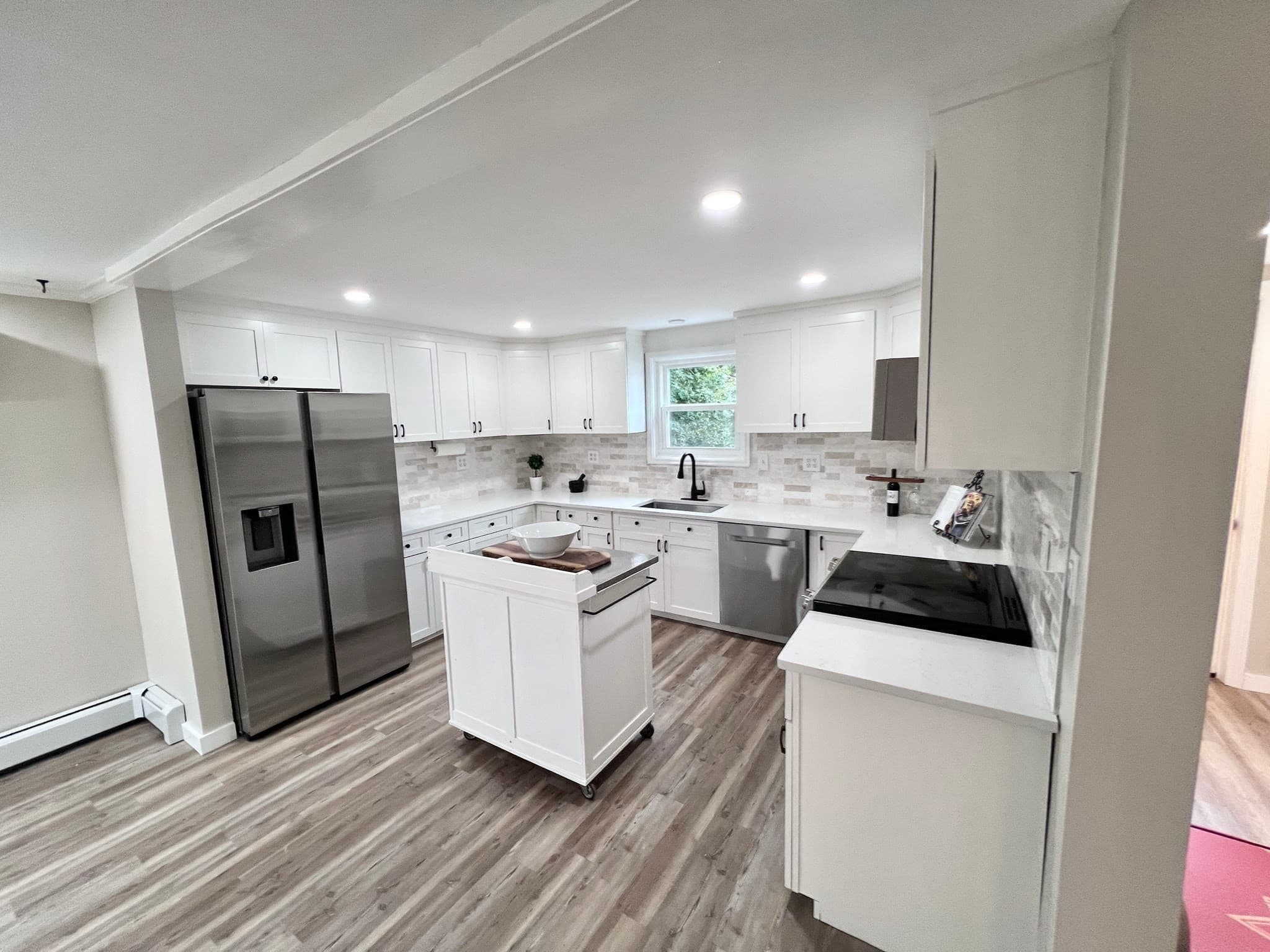 Single Family Residence at 23 Stowe Ct, Hudson MA 01749, Hudson, photo 9 of 40