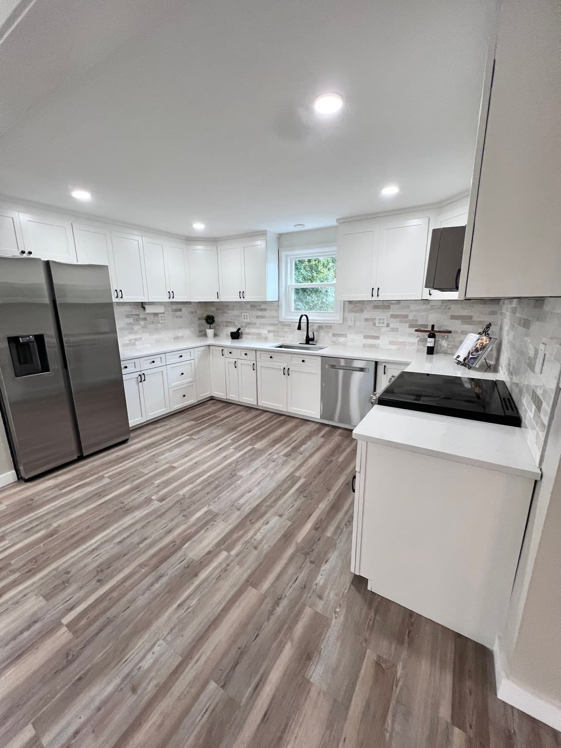 Single Family Residence at 23 Stowe Ct, Hudson MA 01749, Hudson, photo 10 of 40