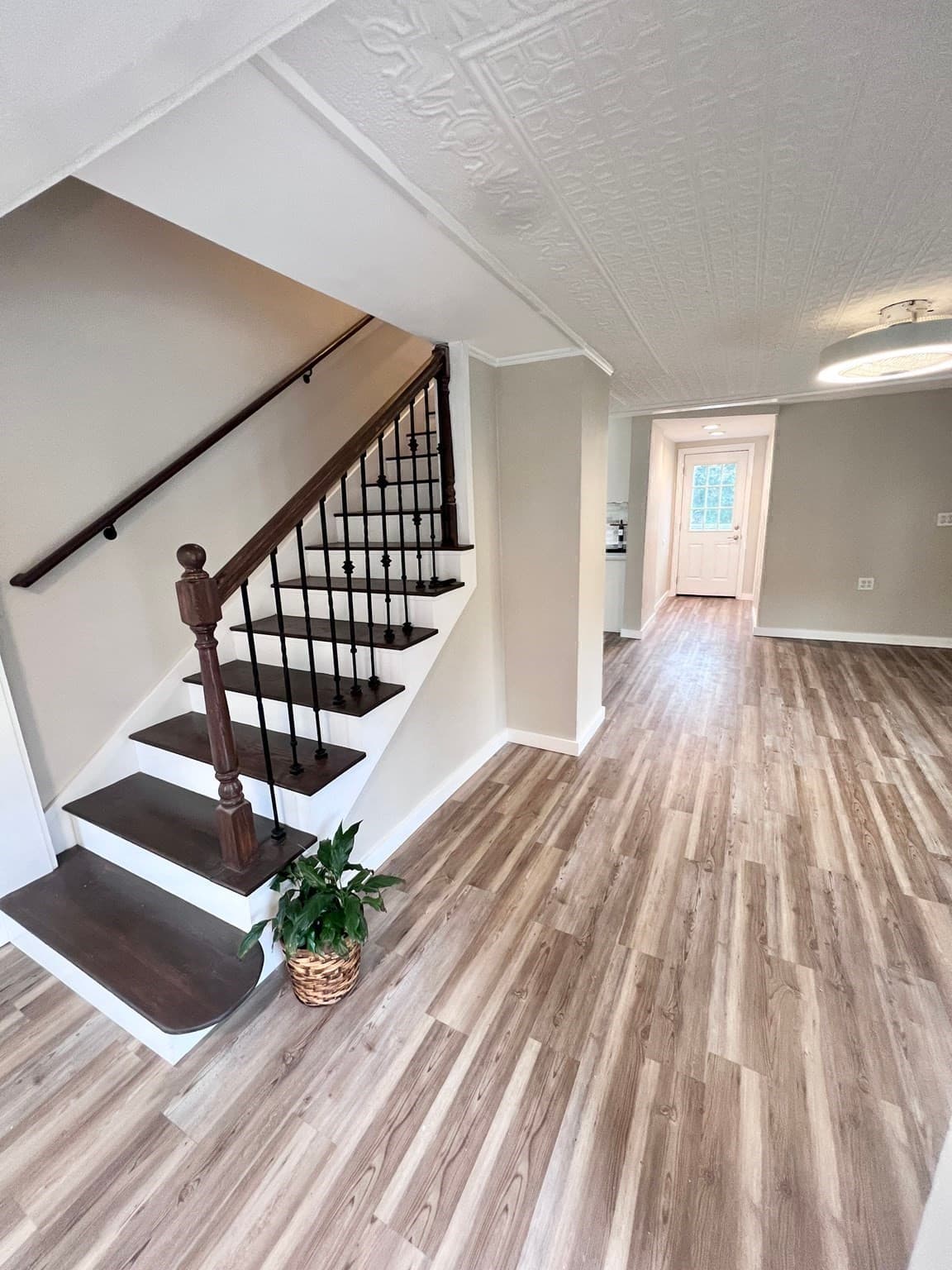 Single Family Residence at 23 Stowe Ct, Hudson MA 01749, Hudson, photo 18 of 40