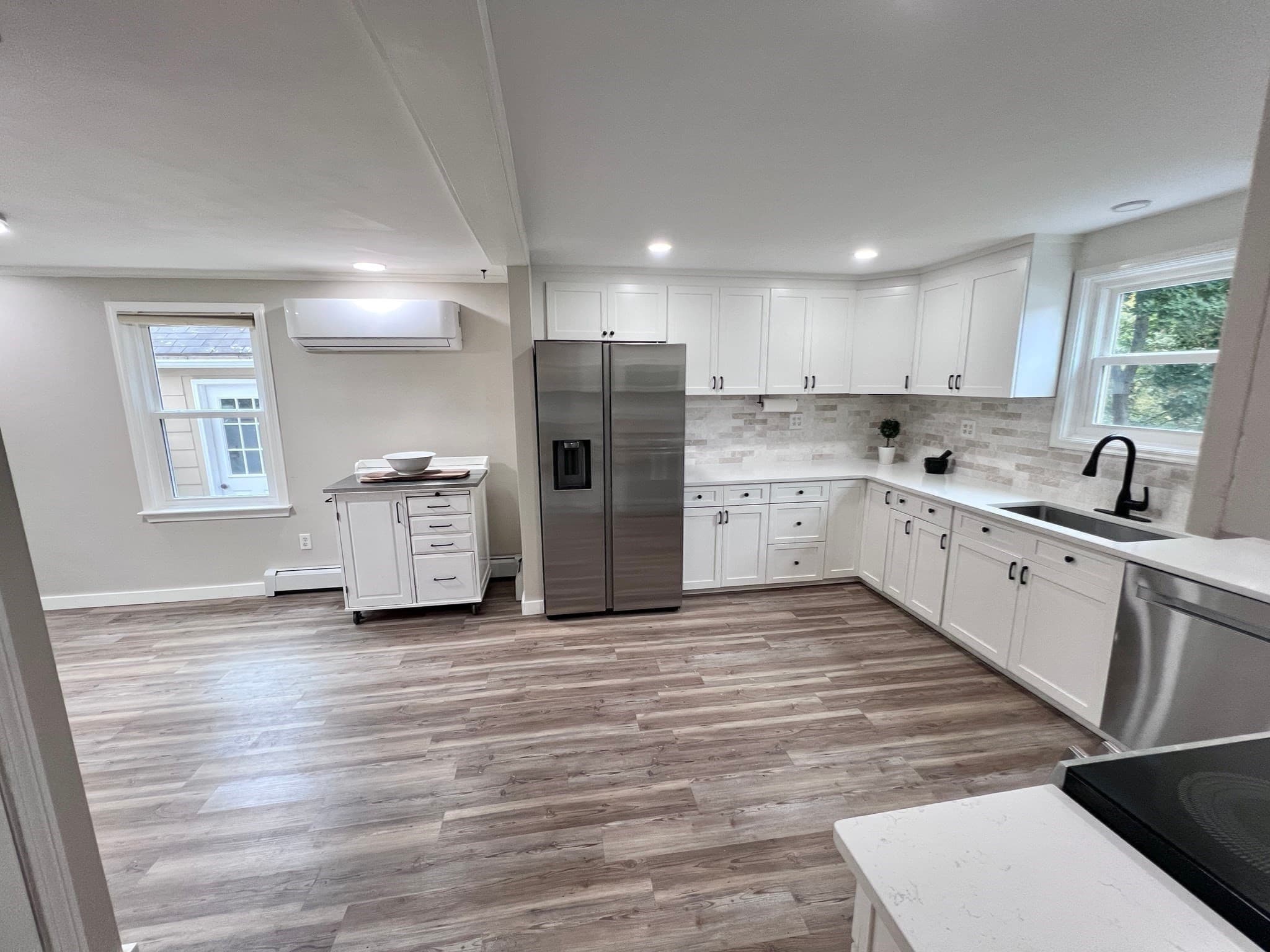 Single Family Residence at 23 Stowe Ct, Hudson MA 01749, Hudson, photo 8 of 40