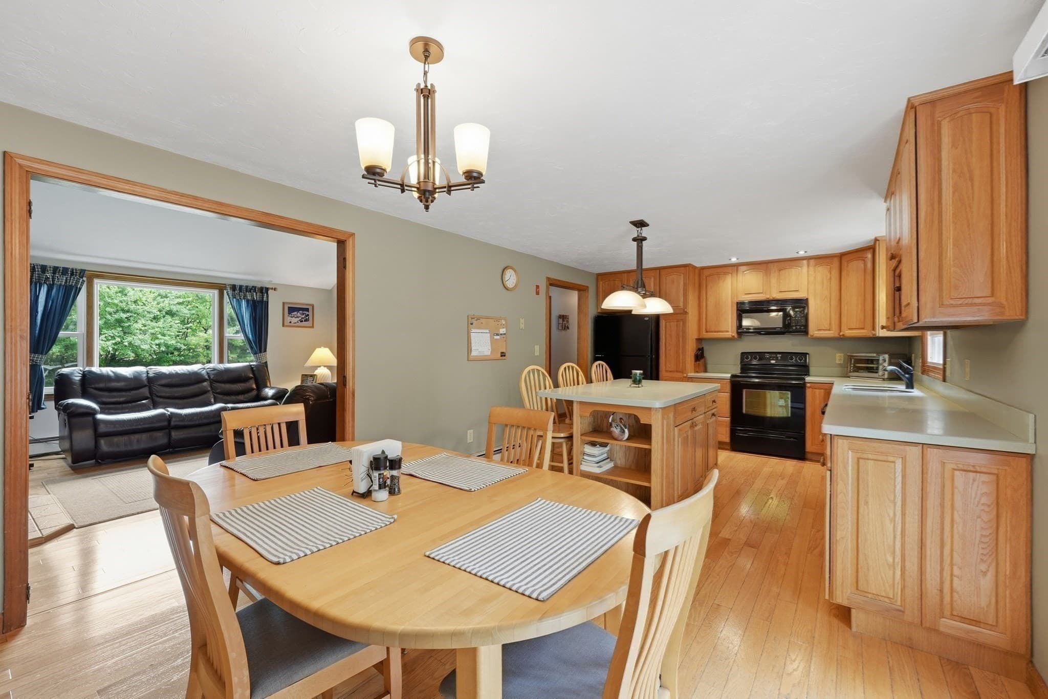 Single Family Residence at 16 Sequoia Lane, Uxbridge MA 01569, Uxbridge, photo 16 of 42