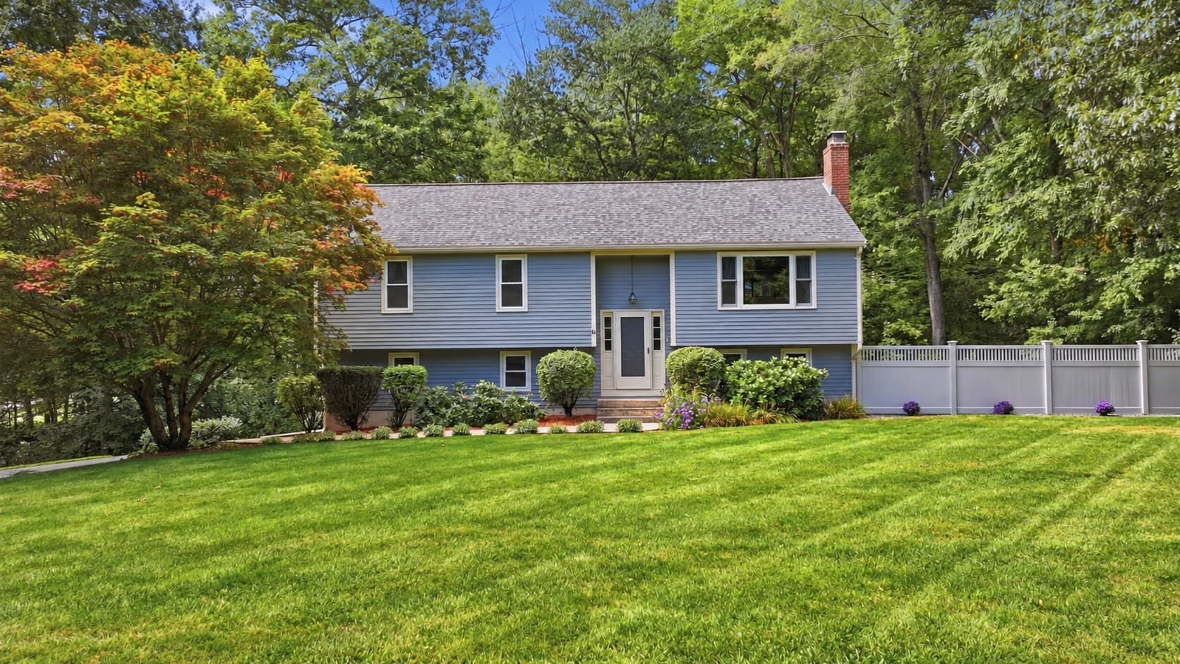 Single Family Residence at 16 Sequoia Lane, Uxbridge MA 01569, Uxbridge, photo 3 of 42