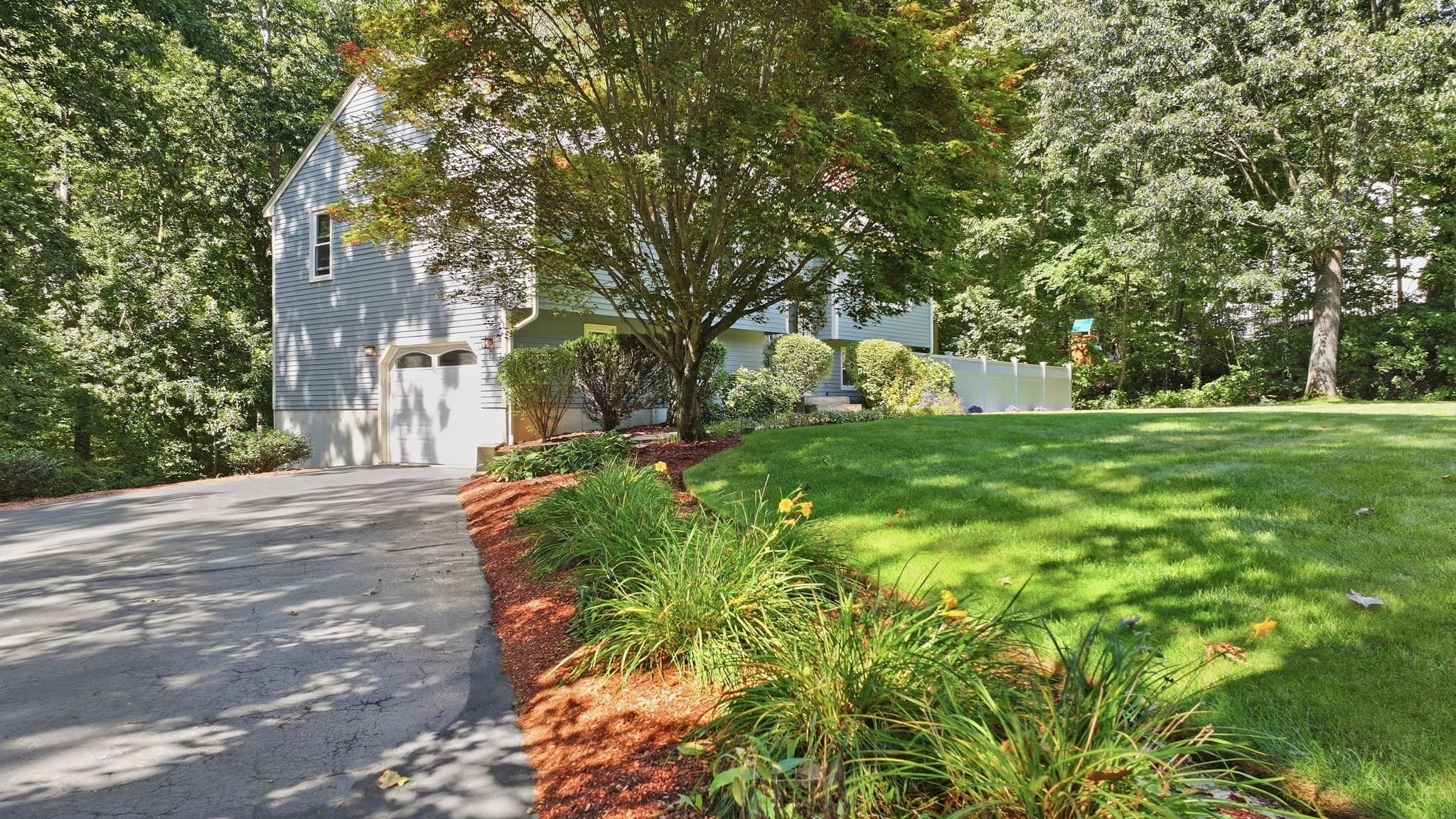 16 Sequoia Lane, Uxbridge MA 01569