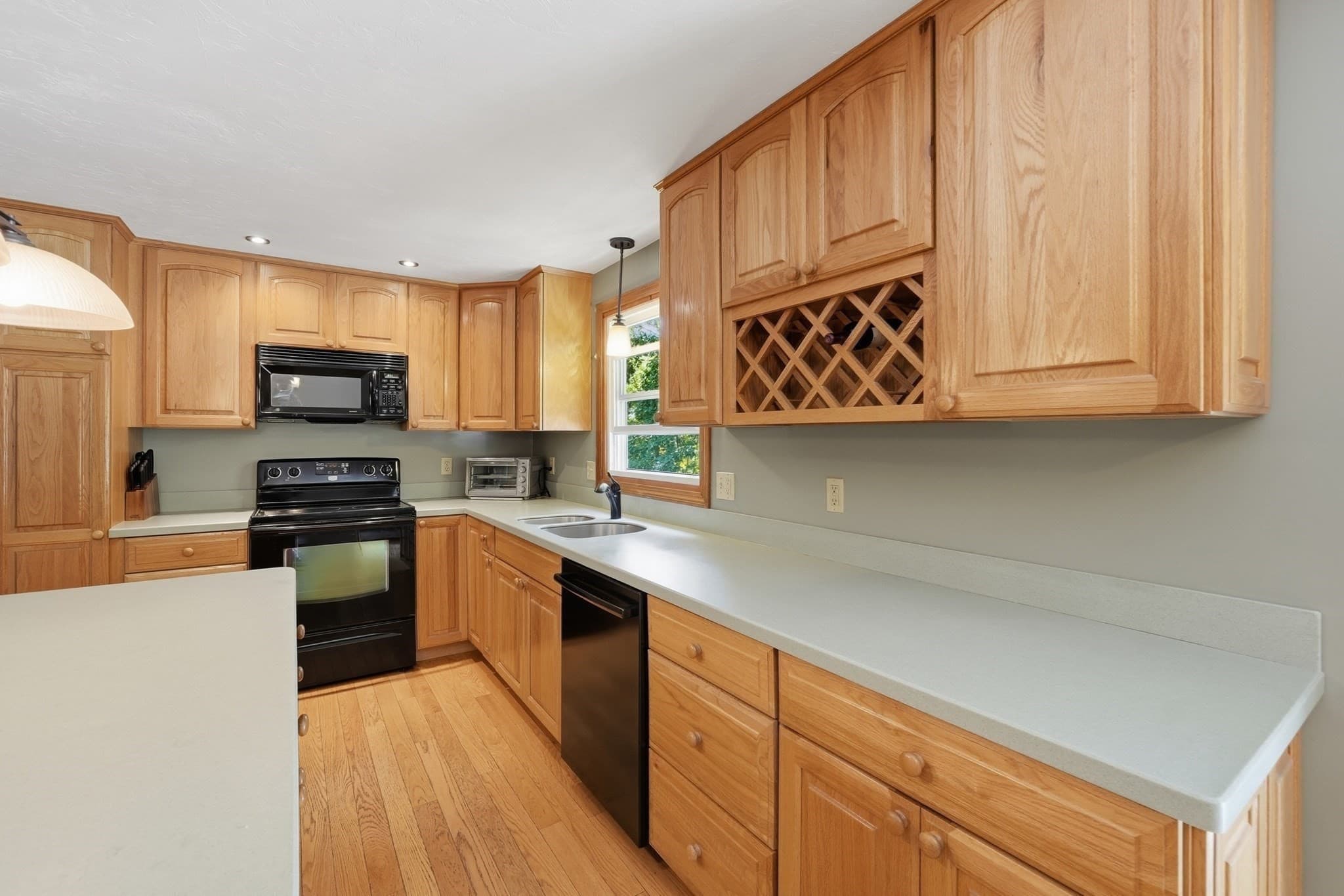 Single Family Residence at 16 Sequoia Lane, Uxbridge MA 01569, Uxbridge, photo 10 of 42