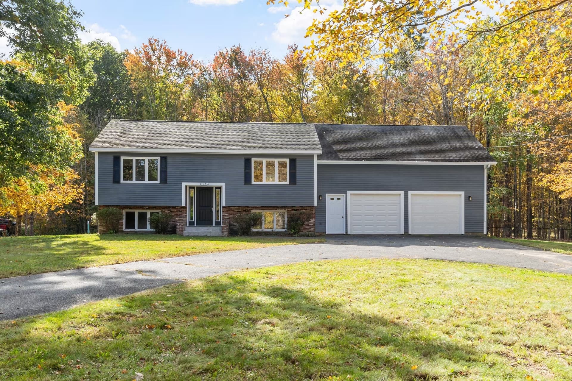 1366 New Sherborn Rd, Athol MA 01331