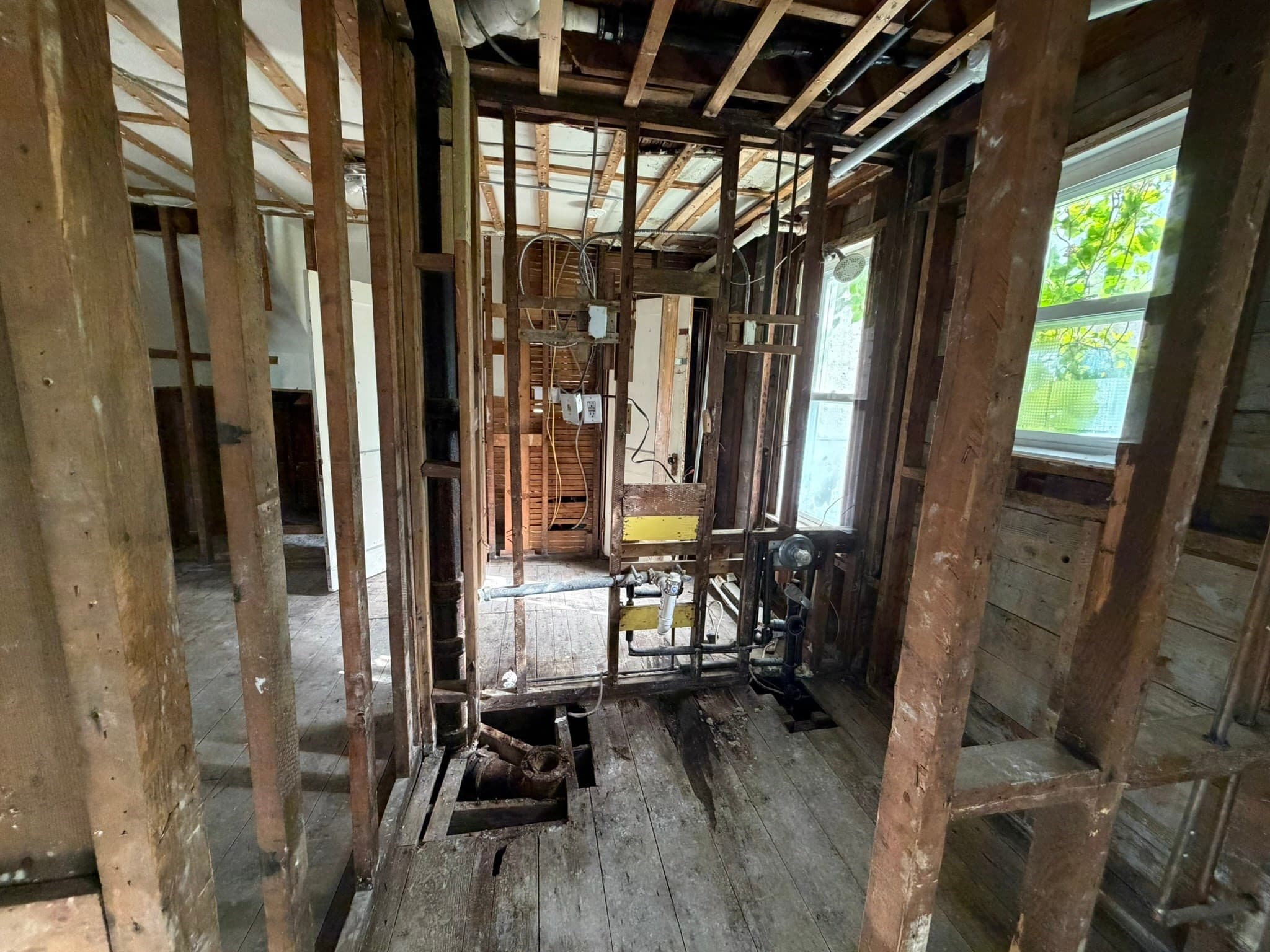 3 Family at 5-7 Bellevue Ave, Ware MA 01082, Ware, photo 14 of 17