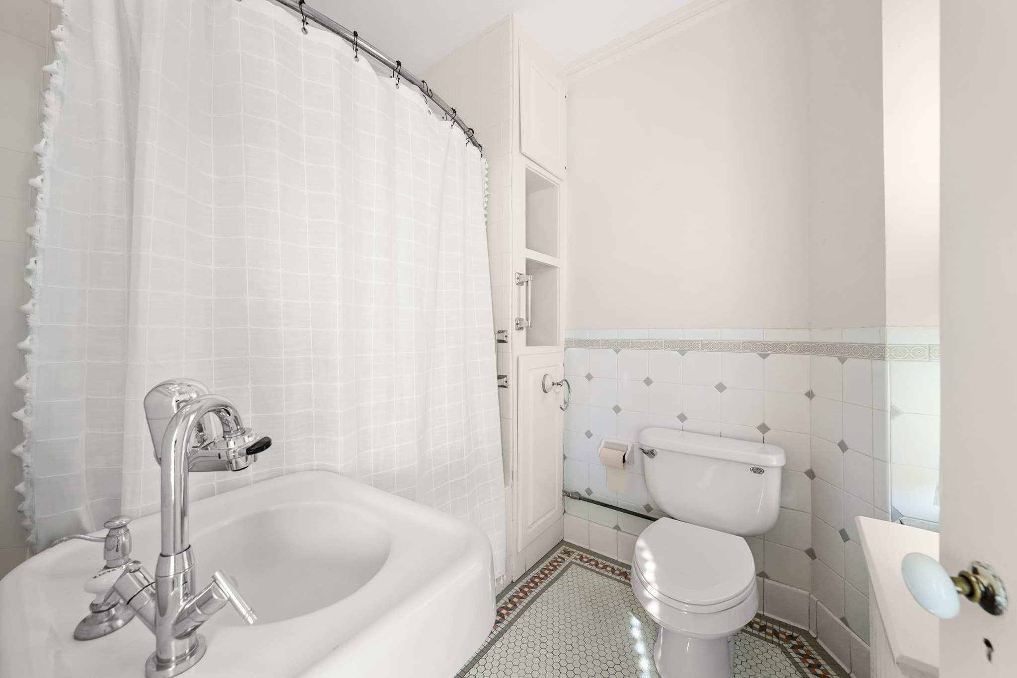 Single Family Residence at 117 Cottage St, New Bedford MA 02740, New Bedford, photo 23 of 42