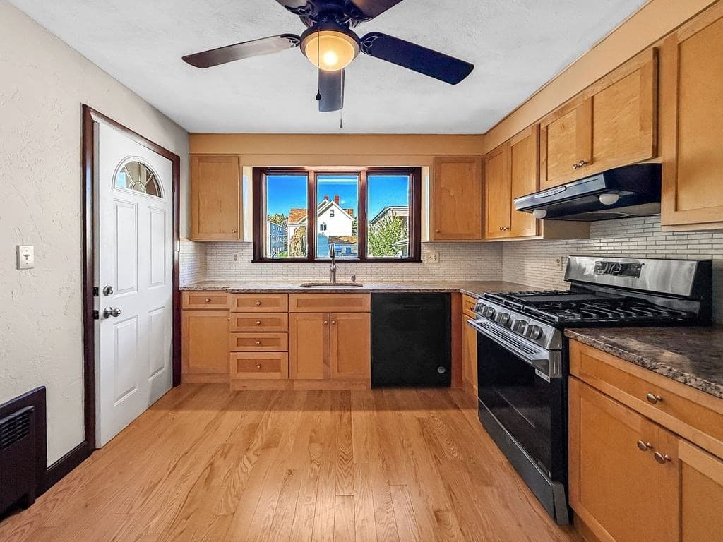 Single Family Residence at 36 Florence St, Everett MA 02149, Everett, photo 8 of 34