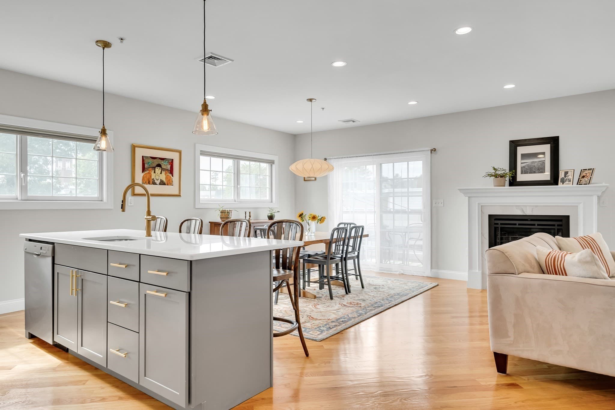 572 Freeport # 303, Boston MA 02122