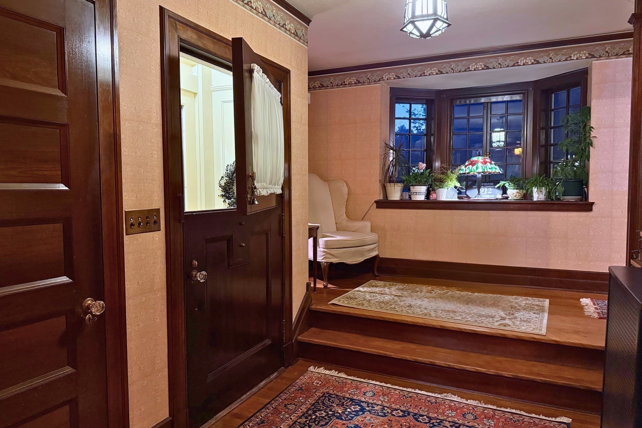 Single Family Residence at 153 Madison Ave, Holyoke MA 01040, photo 12 of 16
