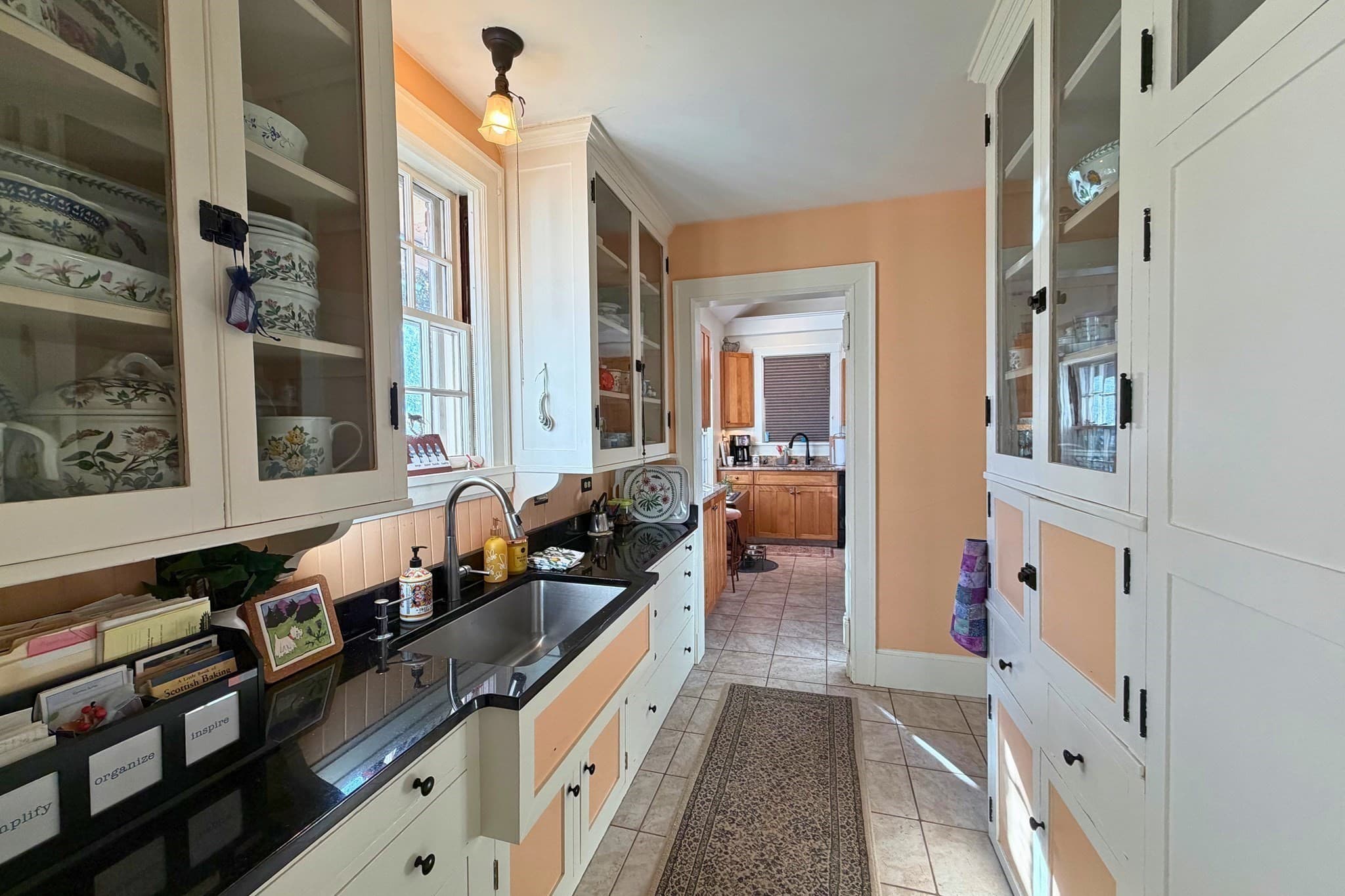 Single Family Residence at 153 Madison Ave, Holyoke MA 01040, photo 5 of 16