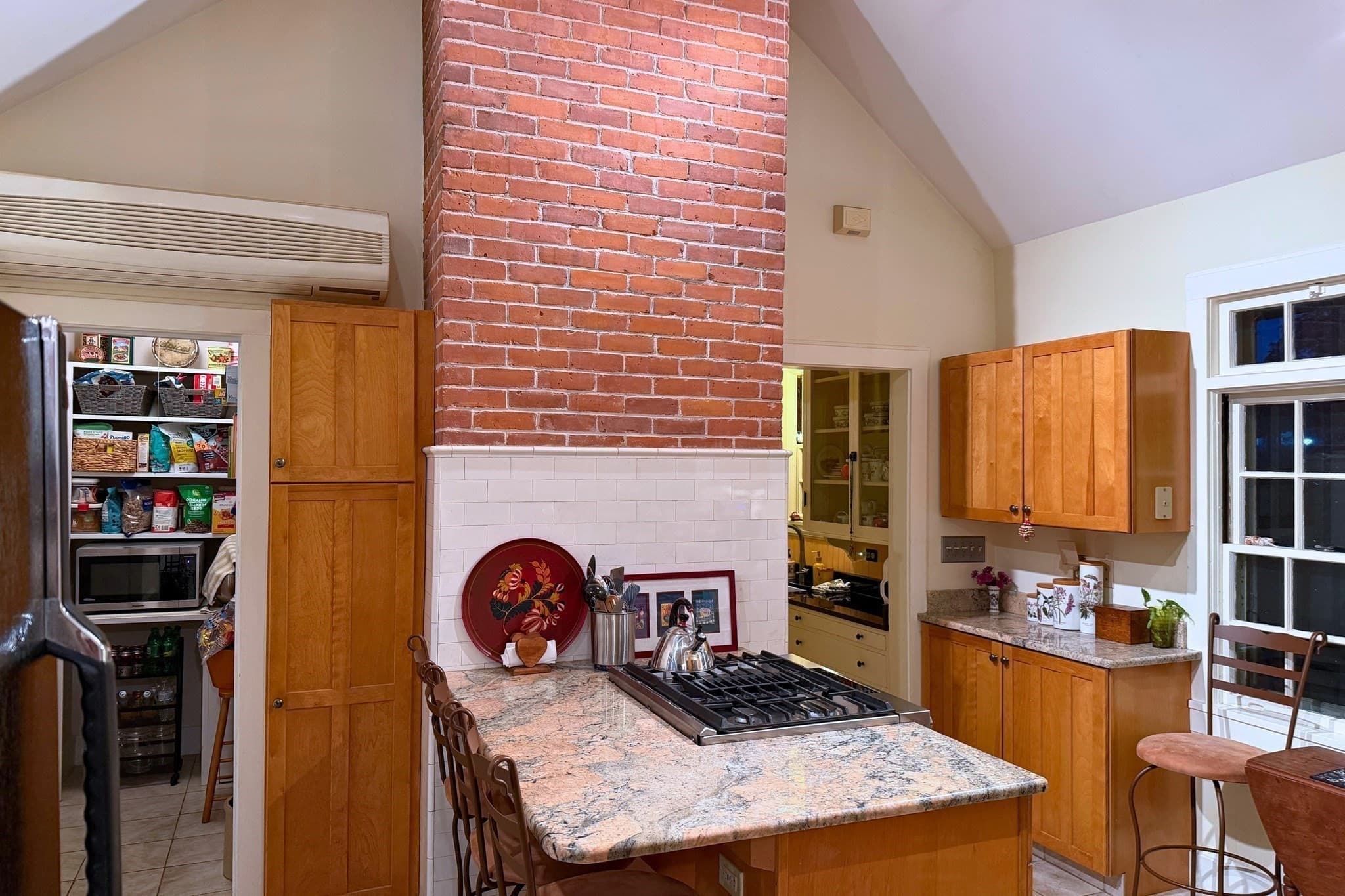 Single Family Residence at 153 Madison Ave, Holyoke MA 01040, photo 14 of 16