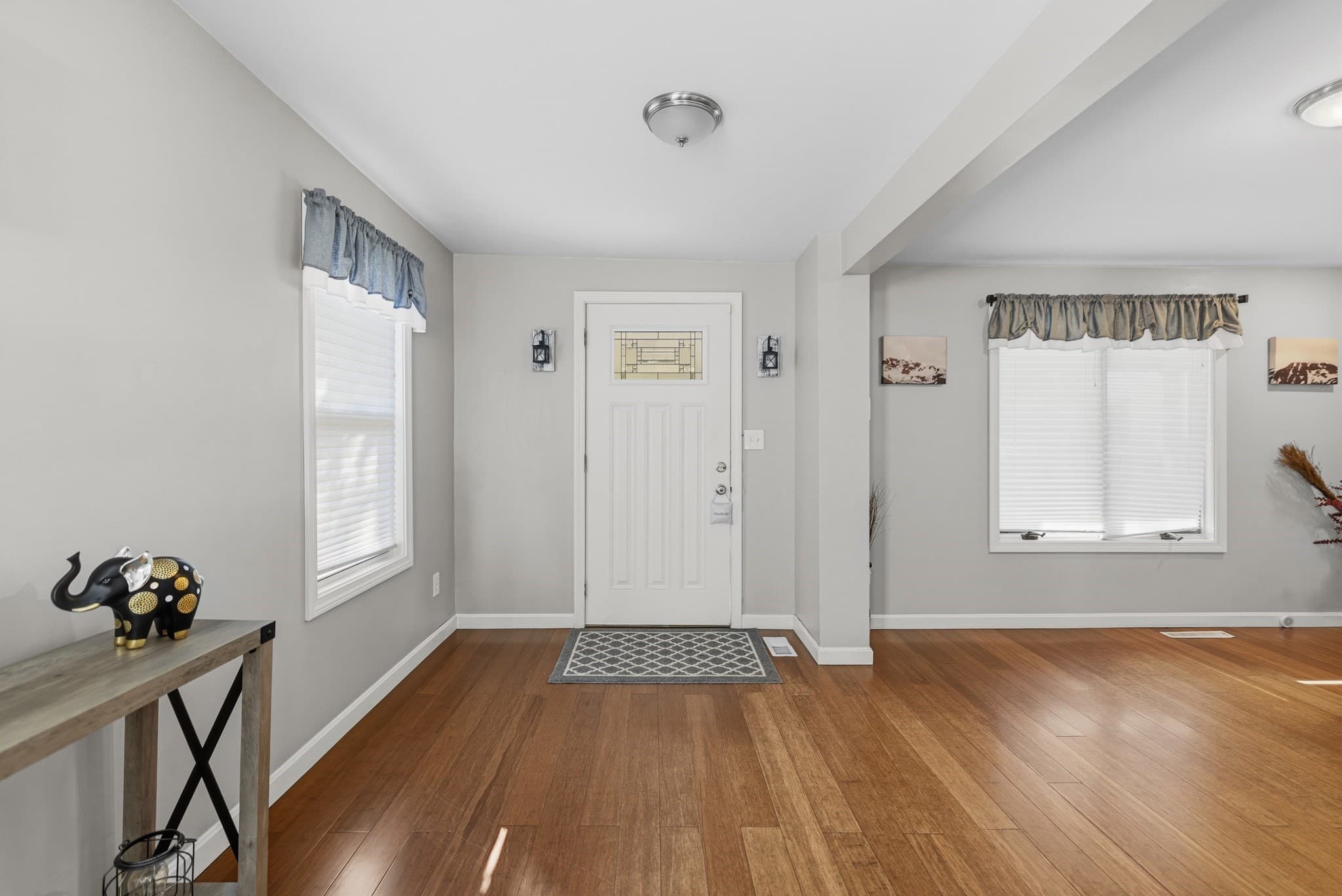 Single Family Residence at 1227 Old Plainville Rd, New Bedford MA 02745, New Bedford, photo 6 of 32