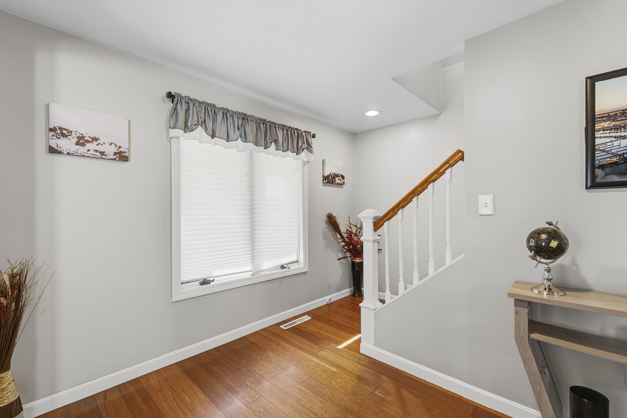 Single Family Residence at 1227 Old Plainville Rd, New Bedford MA 02745, New Bedford, photo 16 of 32