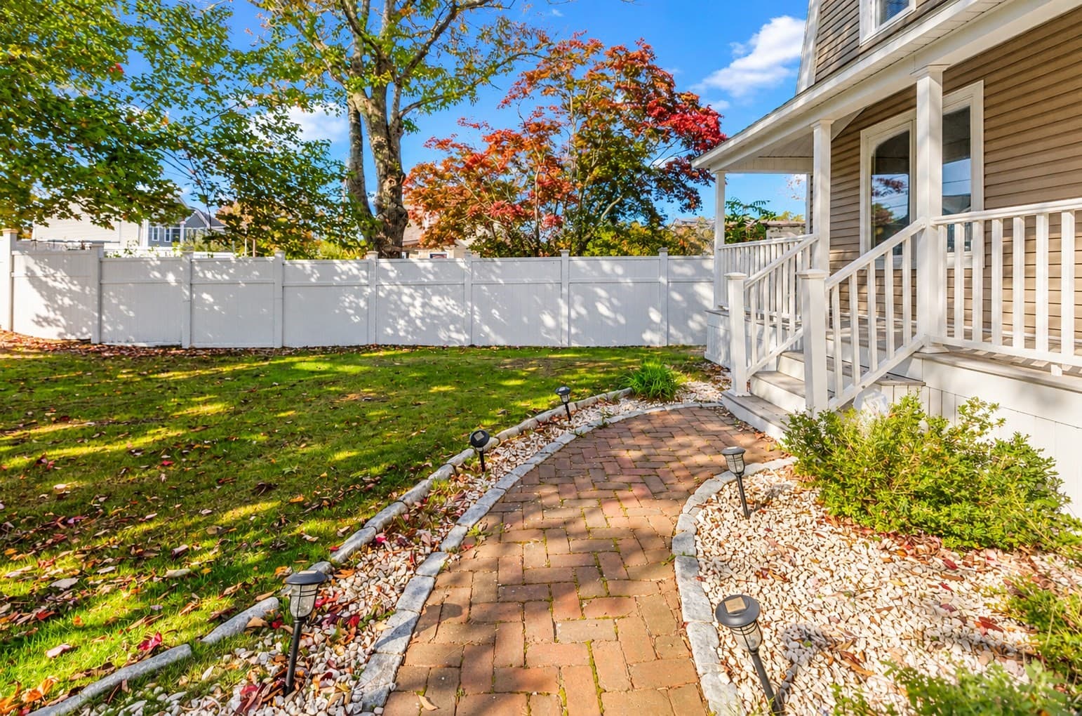 Single Family Residence at 1227 Old Plainville Rd, New Bedford MA 02745, New Bedford, photo 3 of 32