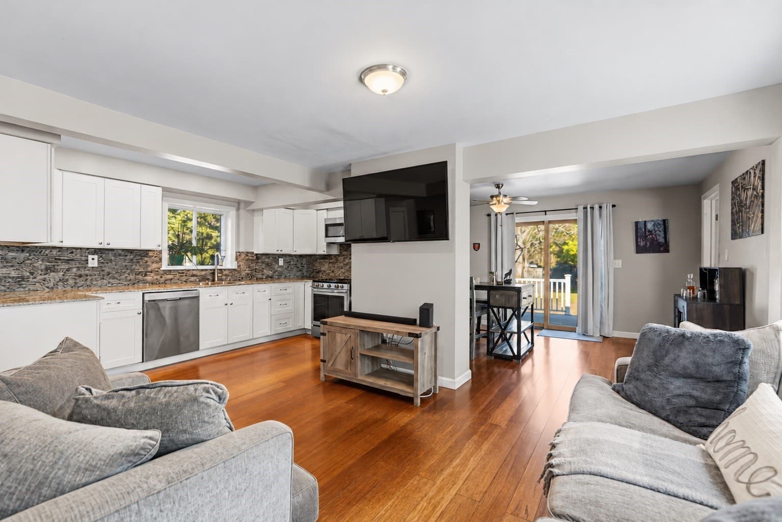 Single Family Residence at 1227 Old Plainville Rd, New Bedford MA 02745, New Bedford, photo 10 of 32
