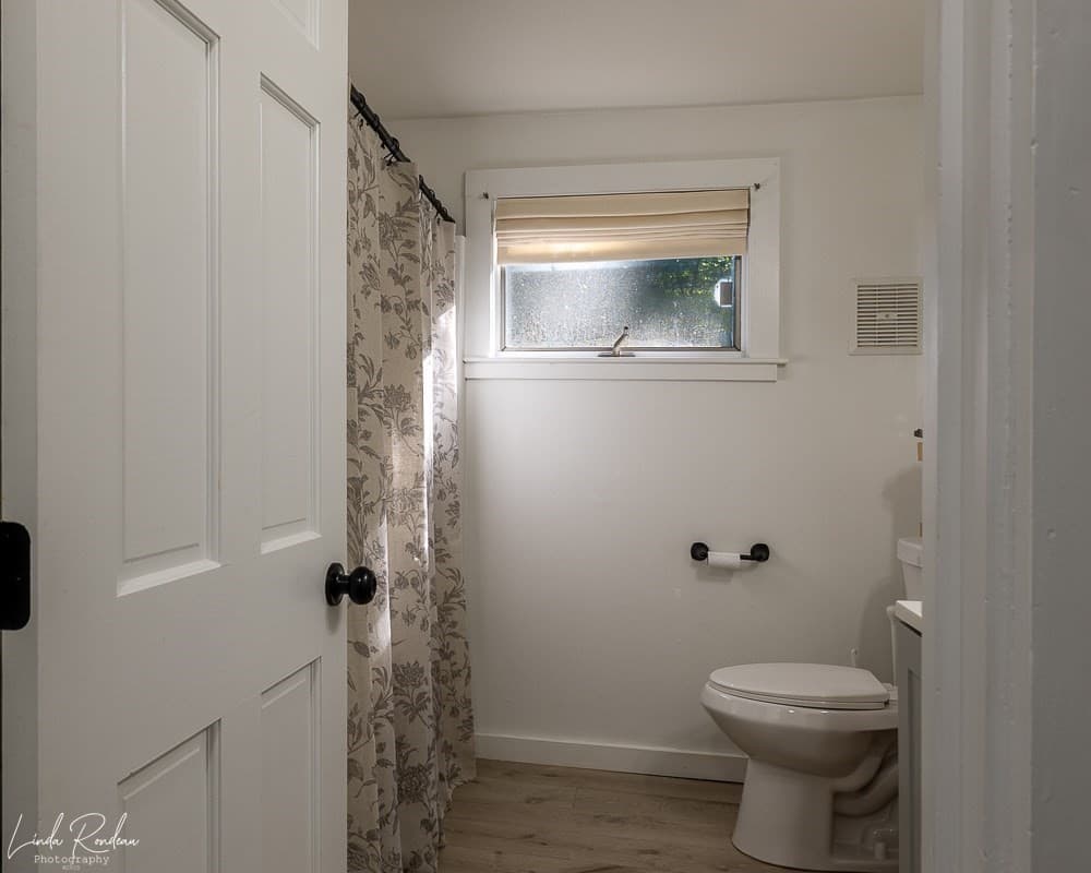 Single Family Residence at 172 Holliston St, Medway MA 02053, Medway, photo 9 of 38