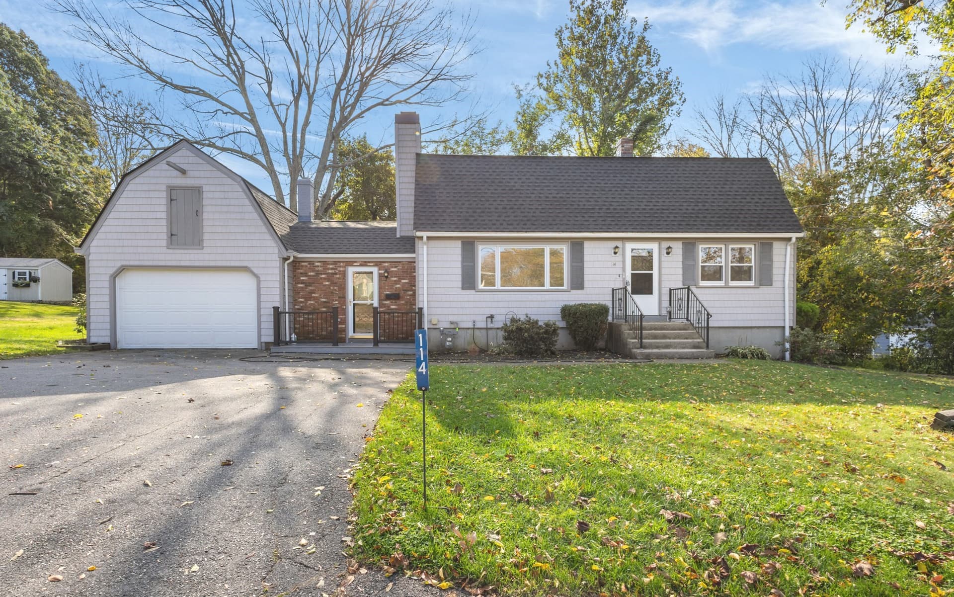 114 Valley Rd, Somerset MA 02726