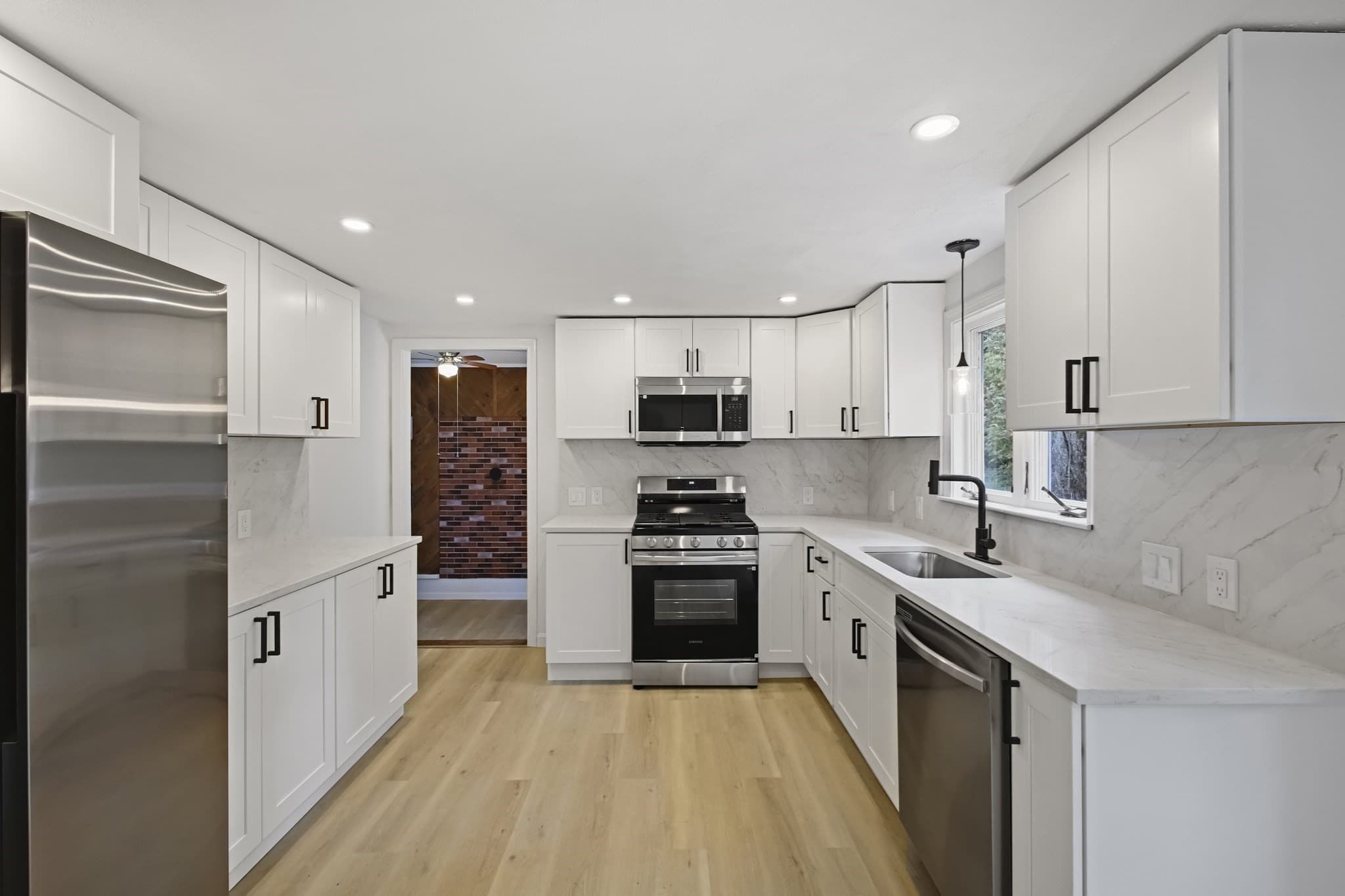 Single Family Residence at 114 Valley Rd, Somerset MA 02726, Somerset, photo 4 of 25
