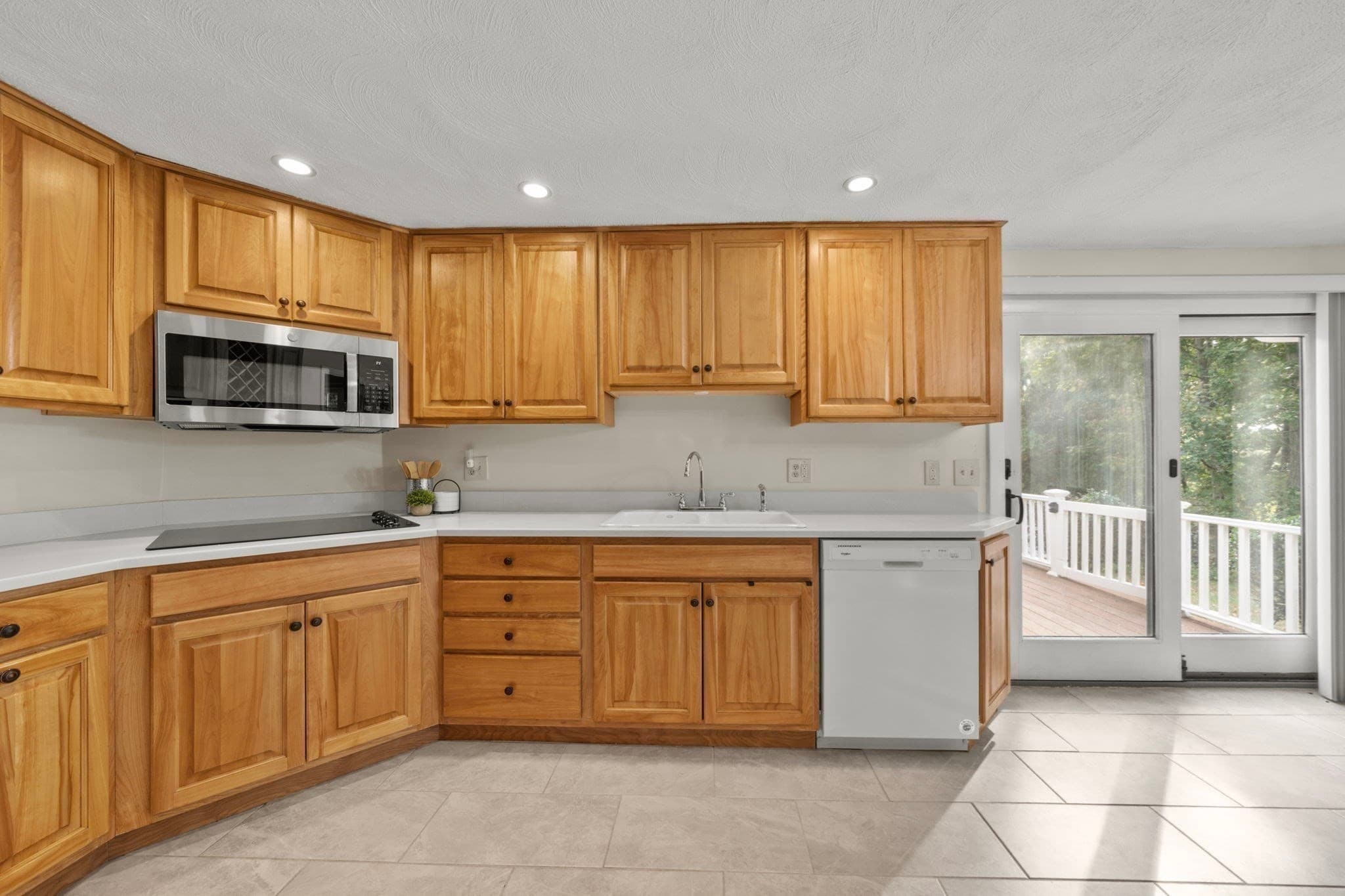 Single Family Residence at 48 Catherine Dr, Peabody MA 01960, Peabody, photo 9 of 42