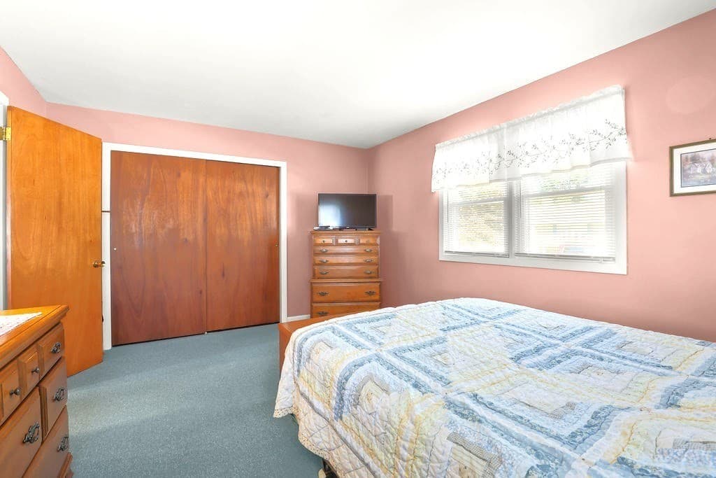 Single Family Residence at 152 Armsby St, New Bedford MA 02745, New Bedford, photo 9 of 26