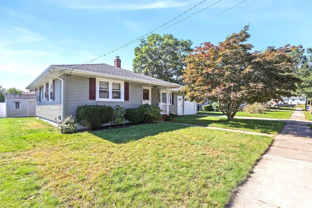 Single Family Residence at 152 Armsby St, New Bedford MA 02745, New Bedford, photo 21 of 26